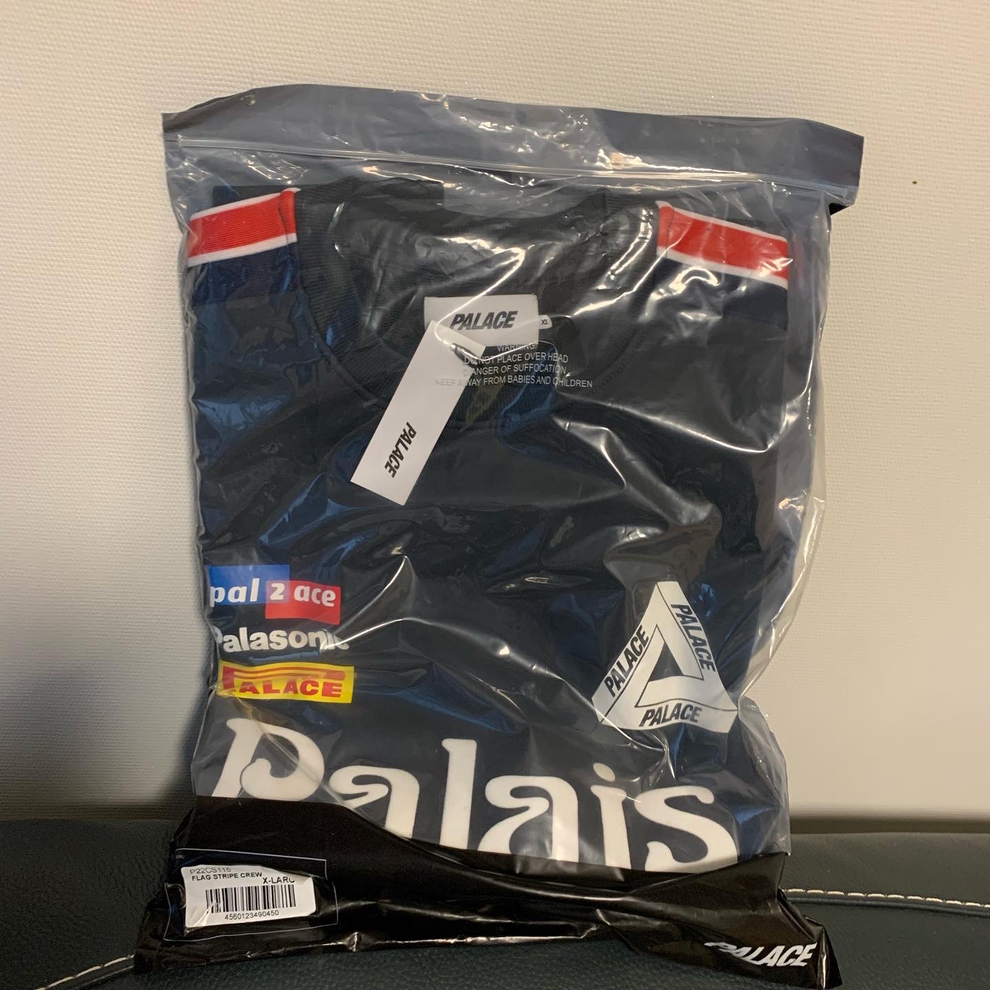 Palace Flag Stripe Crew Navy - 22SS 착용 스타일 - 2