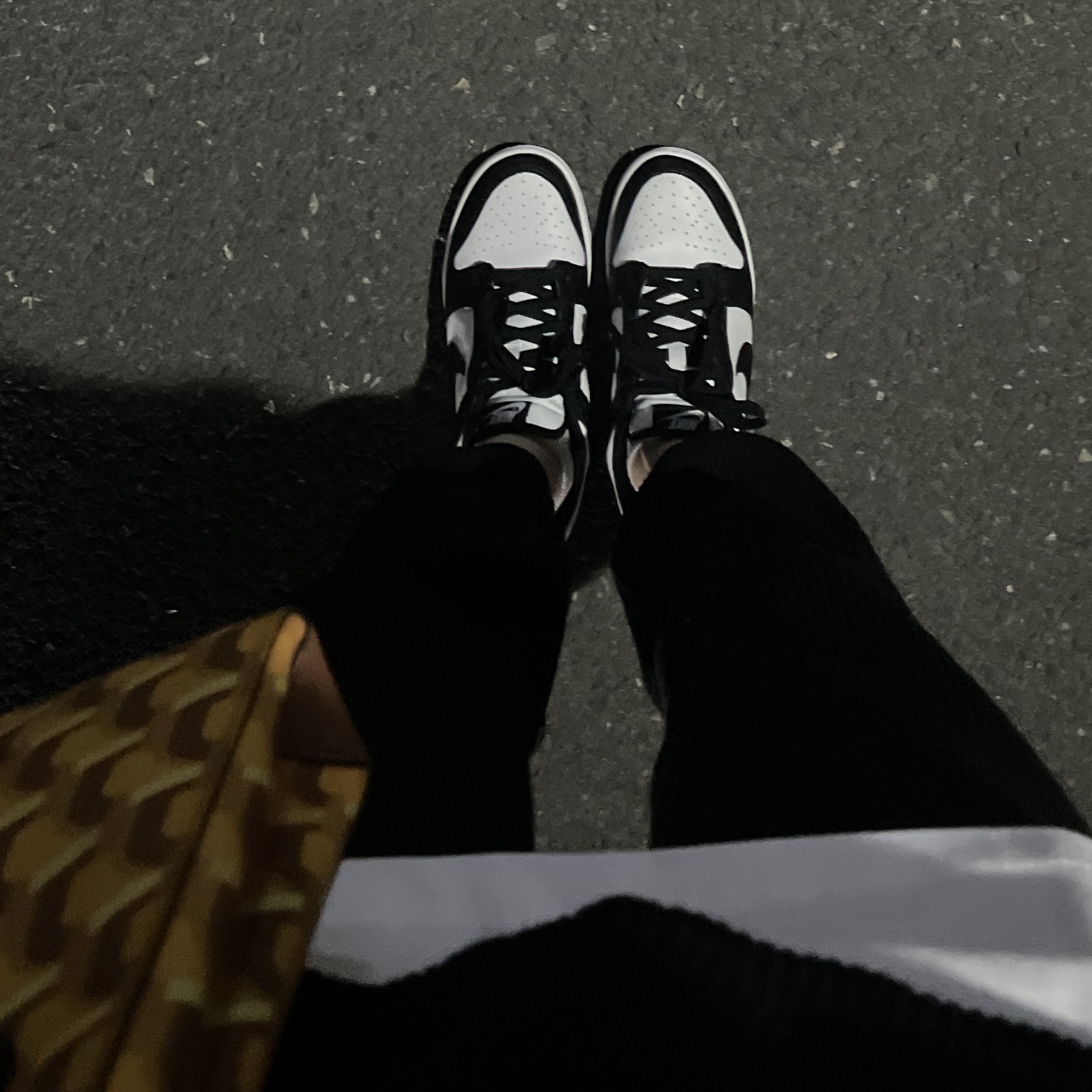 (W) Nike Dunk Low Black 착용 스타일