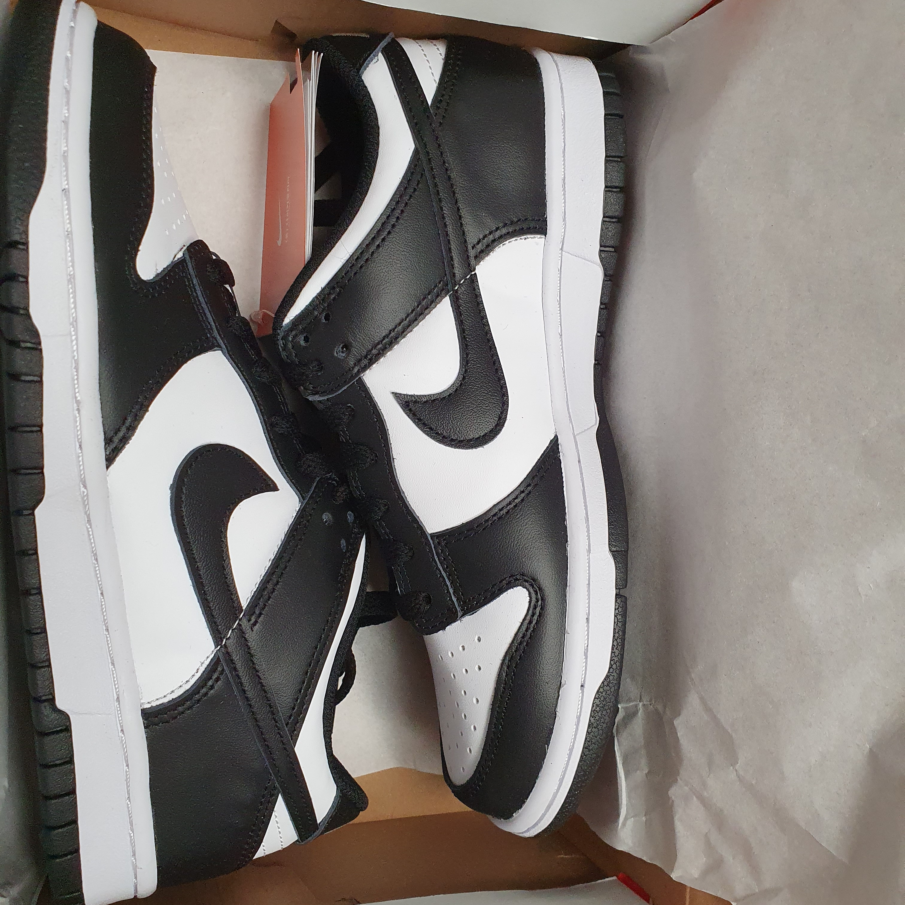 (GS) Nike Dunk Low Black 착용 스타일
