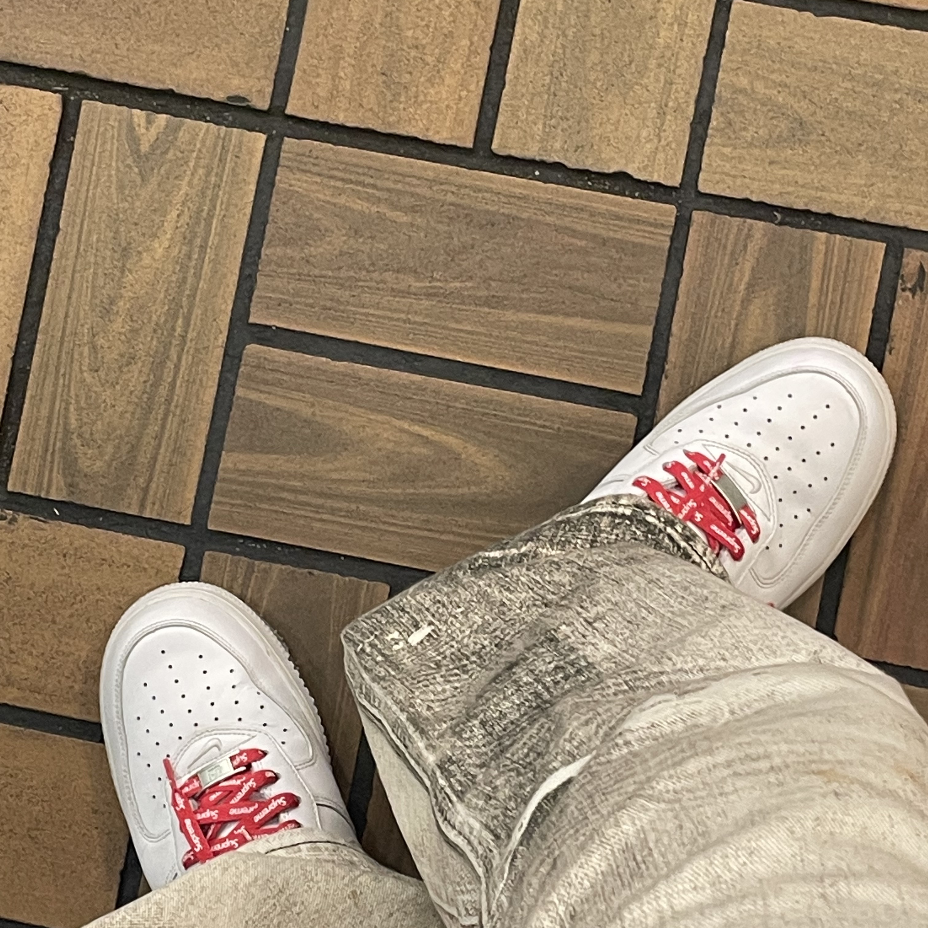 Nike x Supreme Air Force 1 Low White, Our Legacy Third Cut Digital Denim Print 착용 스타일