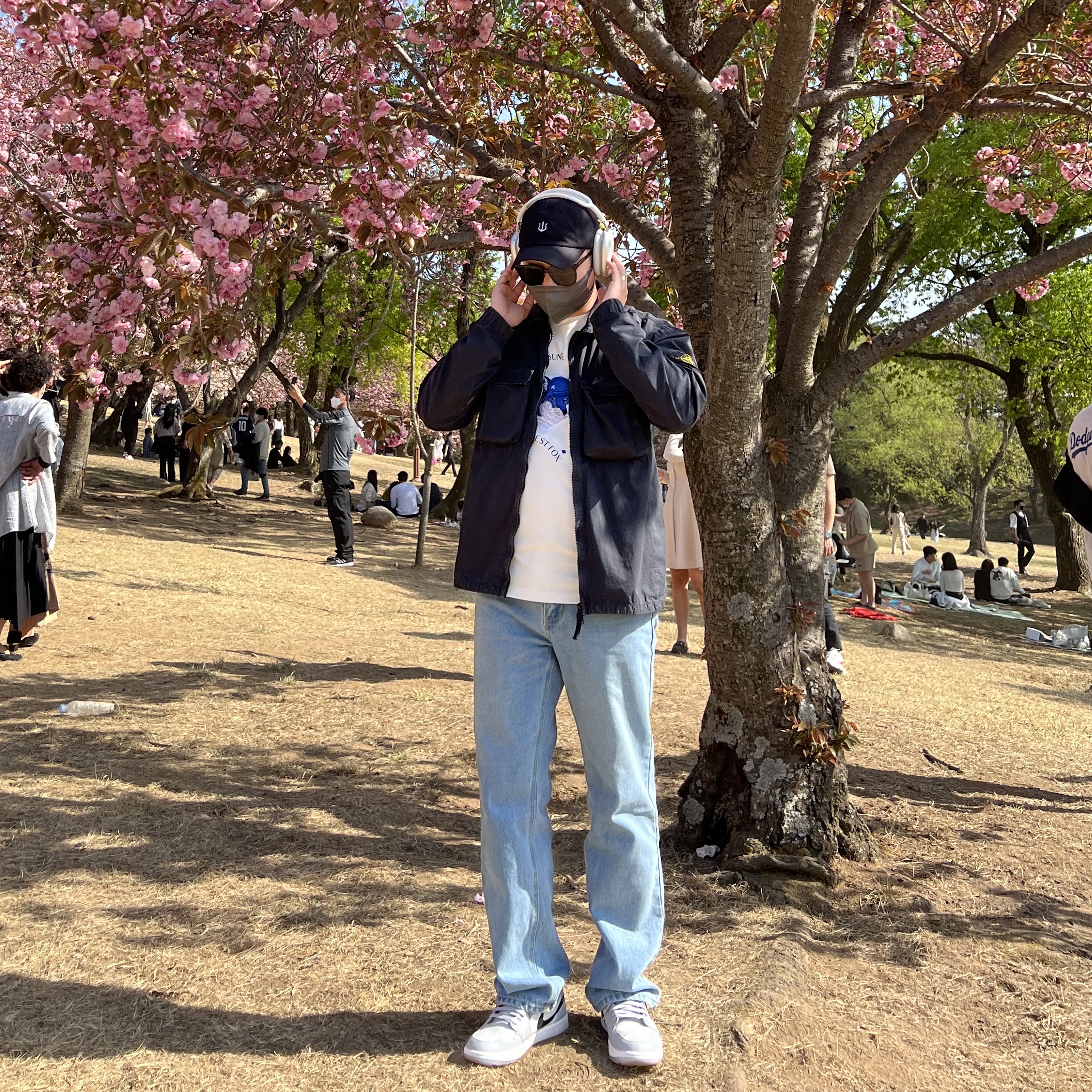 Apple AirPods Max Lightning Silver (Korean Ver.), Stone Island 114WN T.CO+OLD Overshirt Steel Grey - 22SS 착용 스타일