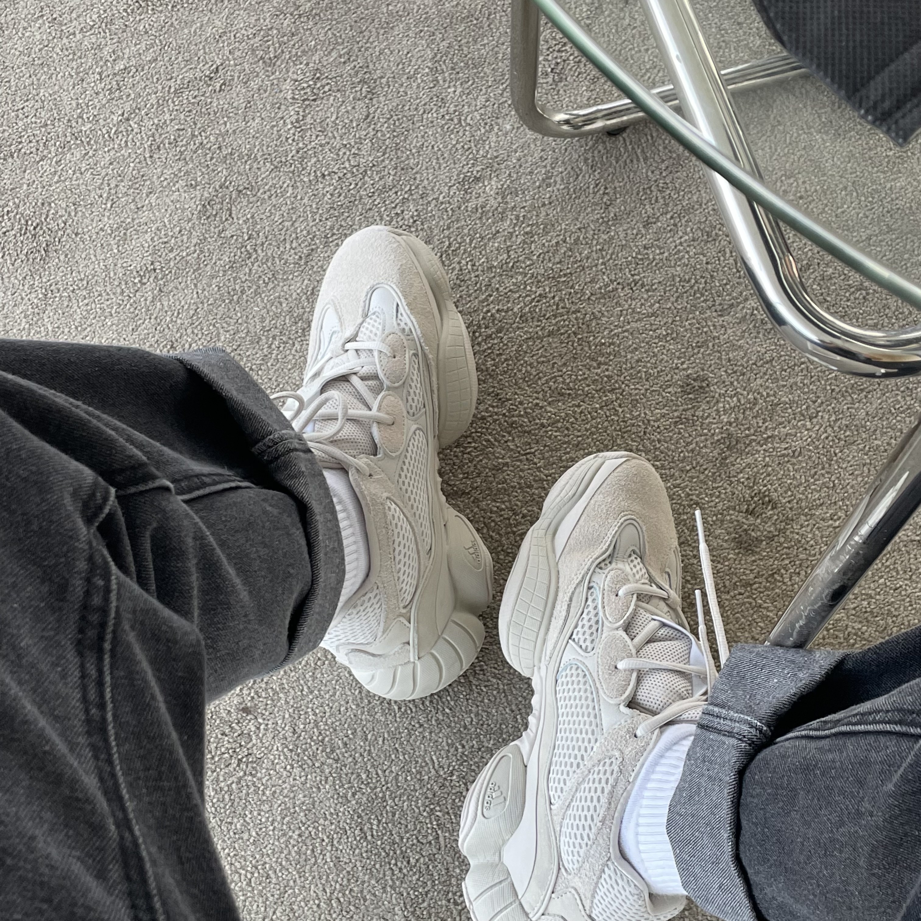 Adidas Yeezy 500 Blush 2022 착용 스타일