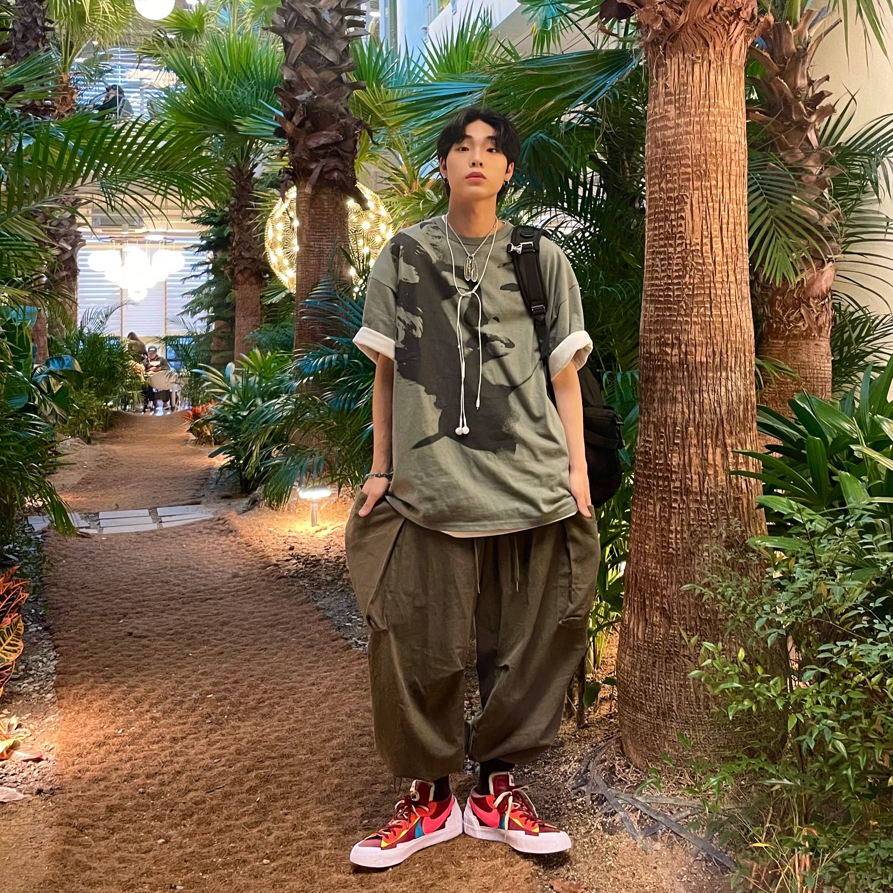Nike x Sacai x Kaws Blazer Low Team Red 착용 스타일 - 3