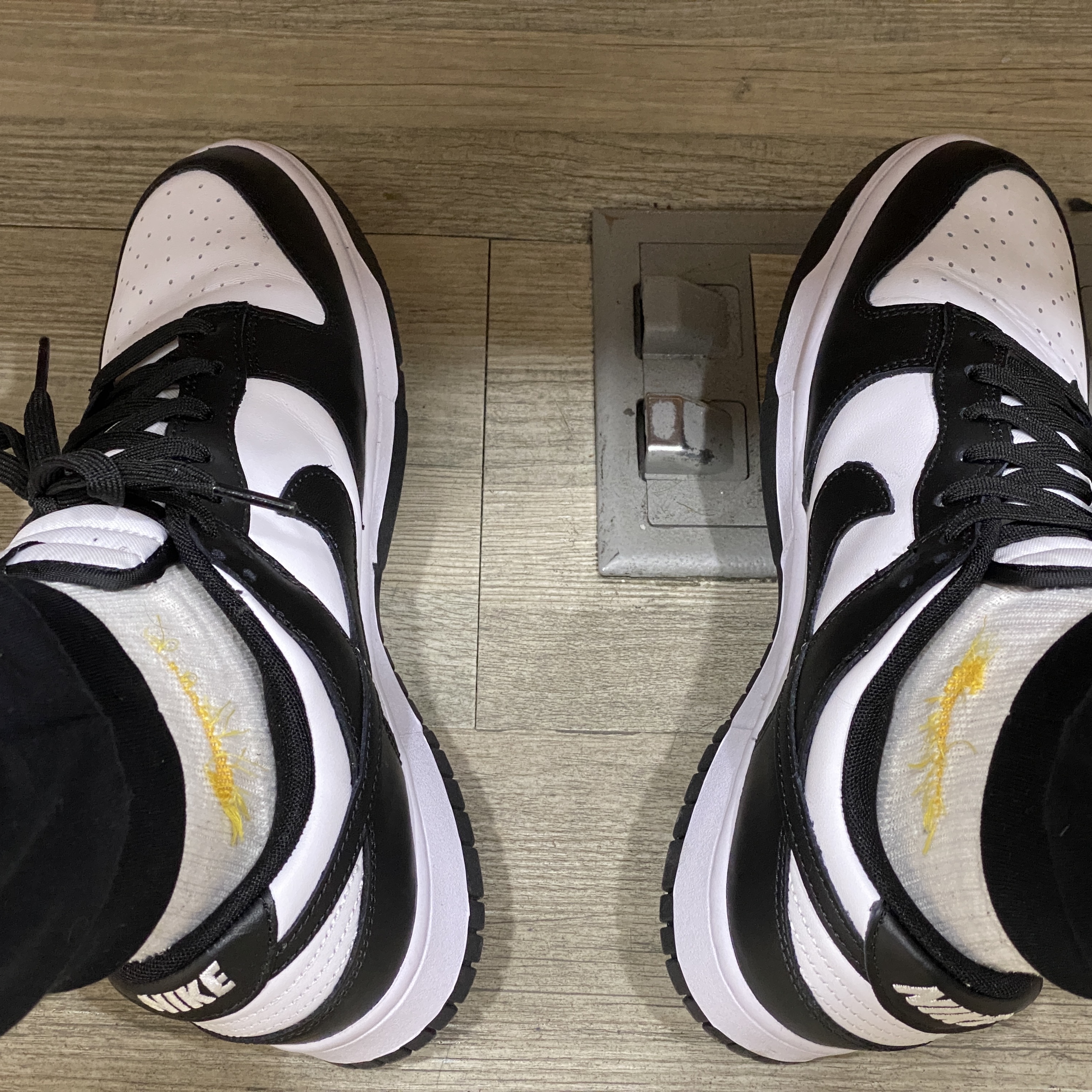 Nike Dunk Low Retro Black 착용 스타일 - 2
