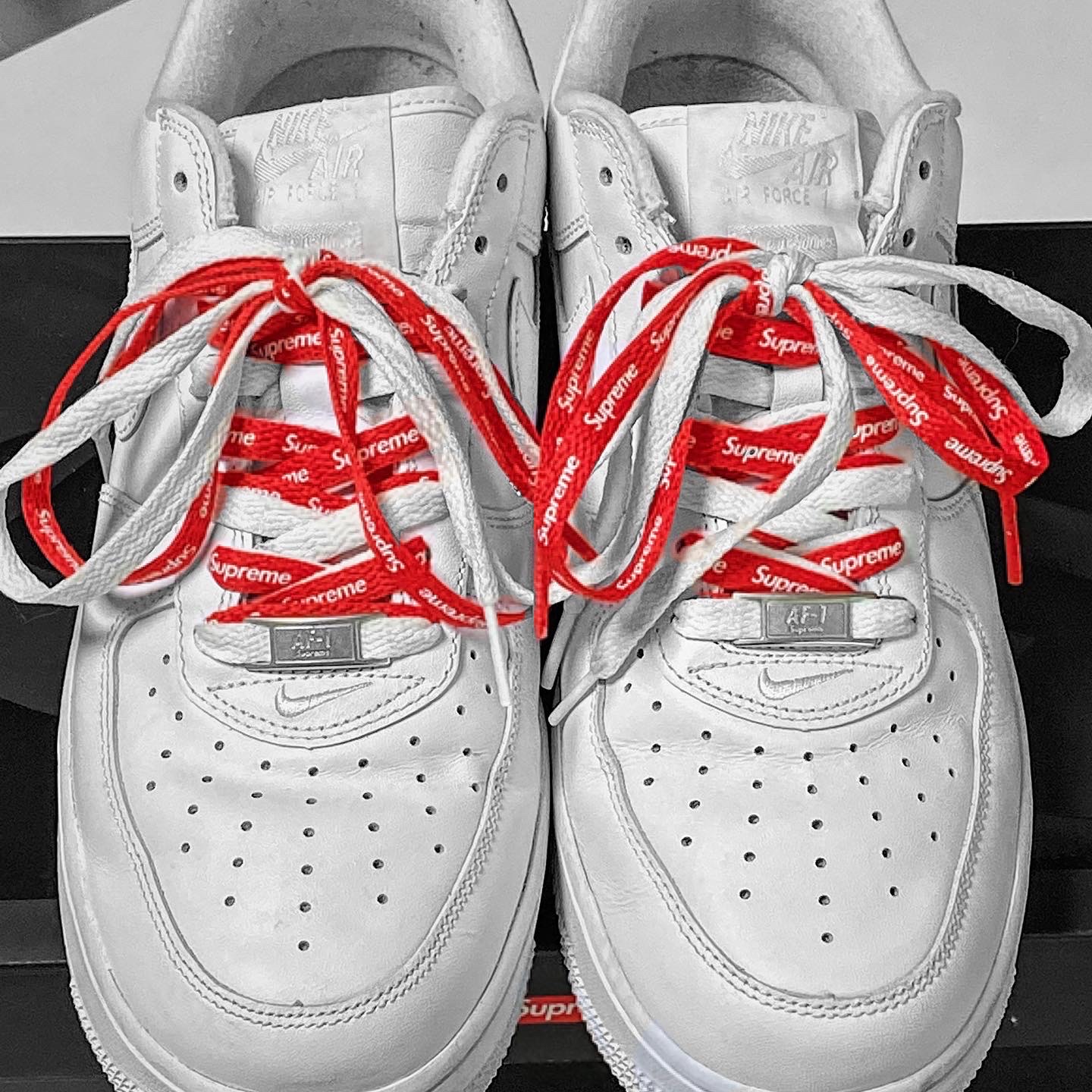 Nike x Supreme Air Force 1 Low White 착용 스타일 - 2