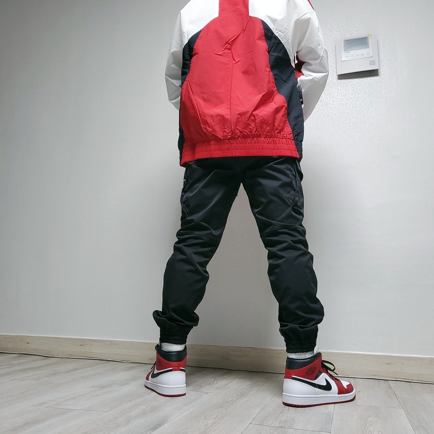 Jordan 1 Mid Chicago 2020 착용 스타일 - 4