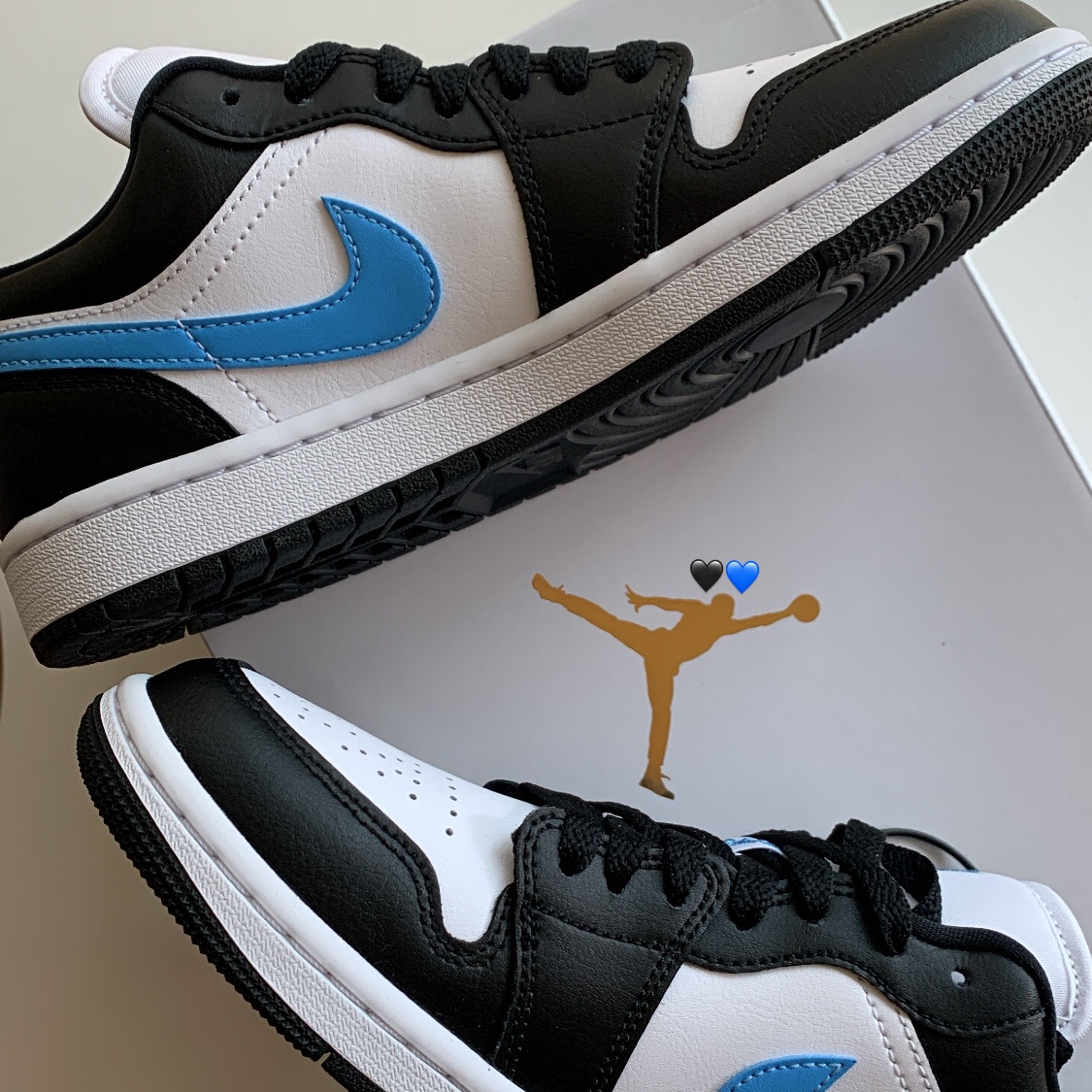 (W) Jordan 1 Low Black University Blue 착용 스타일