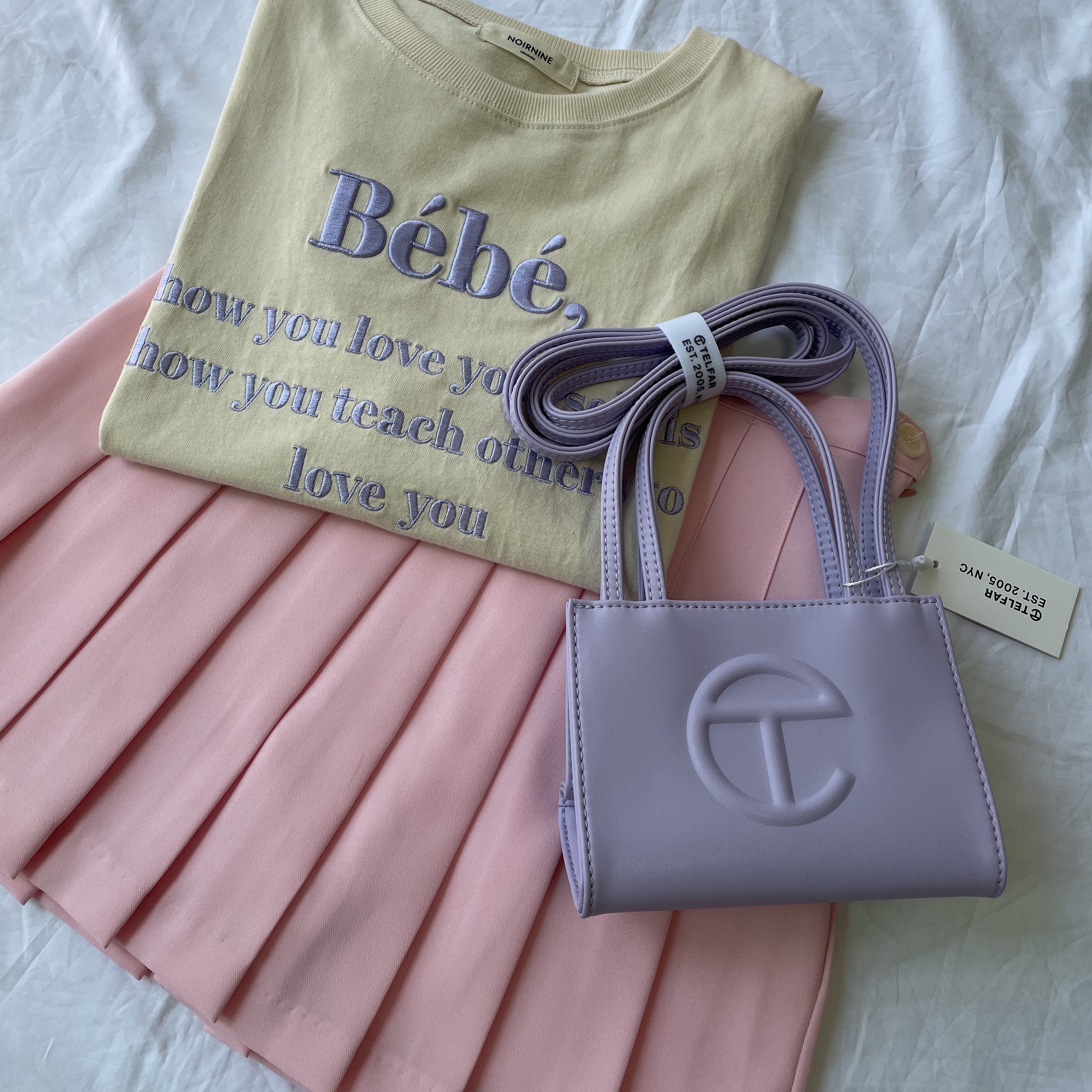 Telfar Small Shopping Bag Lavender 착용 스타일