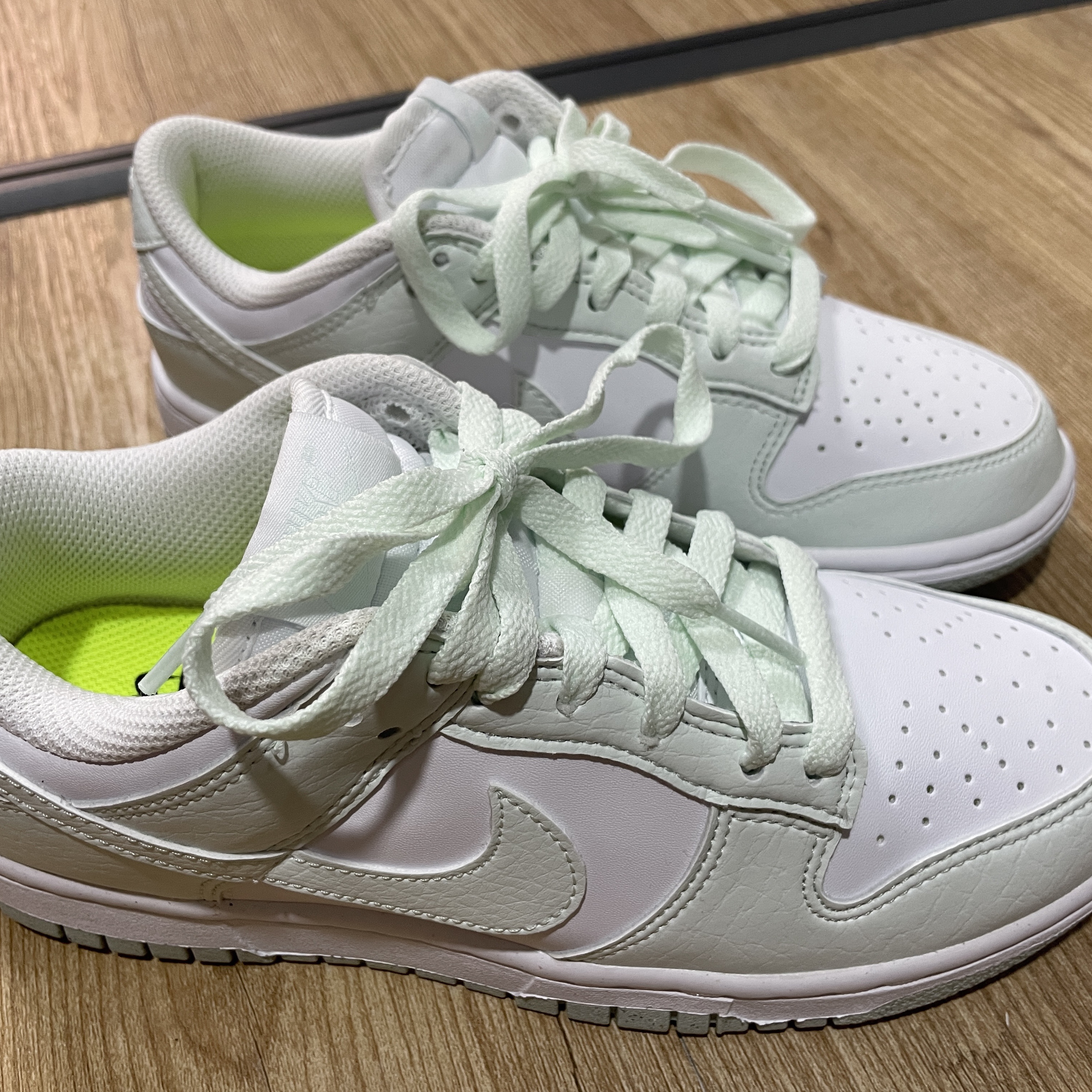 (W) Nike Dunk Low Next Nature Barely Green and White 착용 스타일
