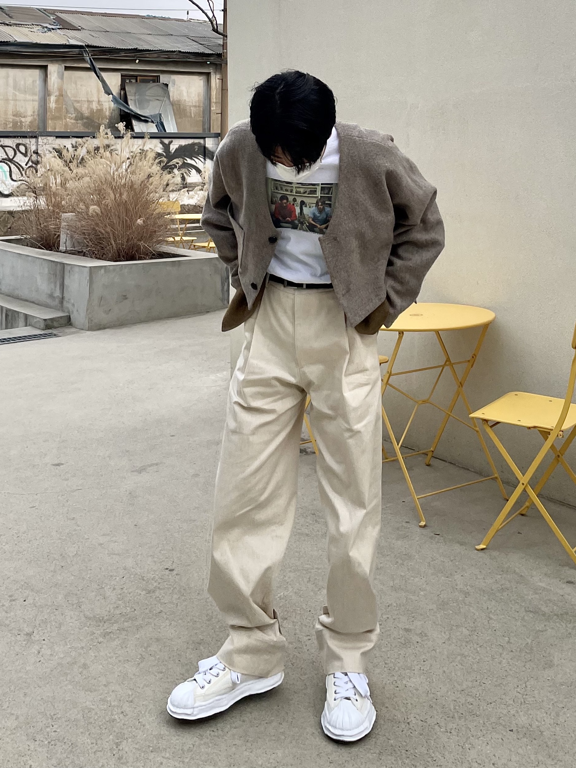Maison Mihara Yasuhiro Blakey OG Sole Canvas Low-top Sneakers White 착용 스타일 - 5