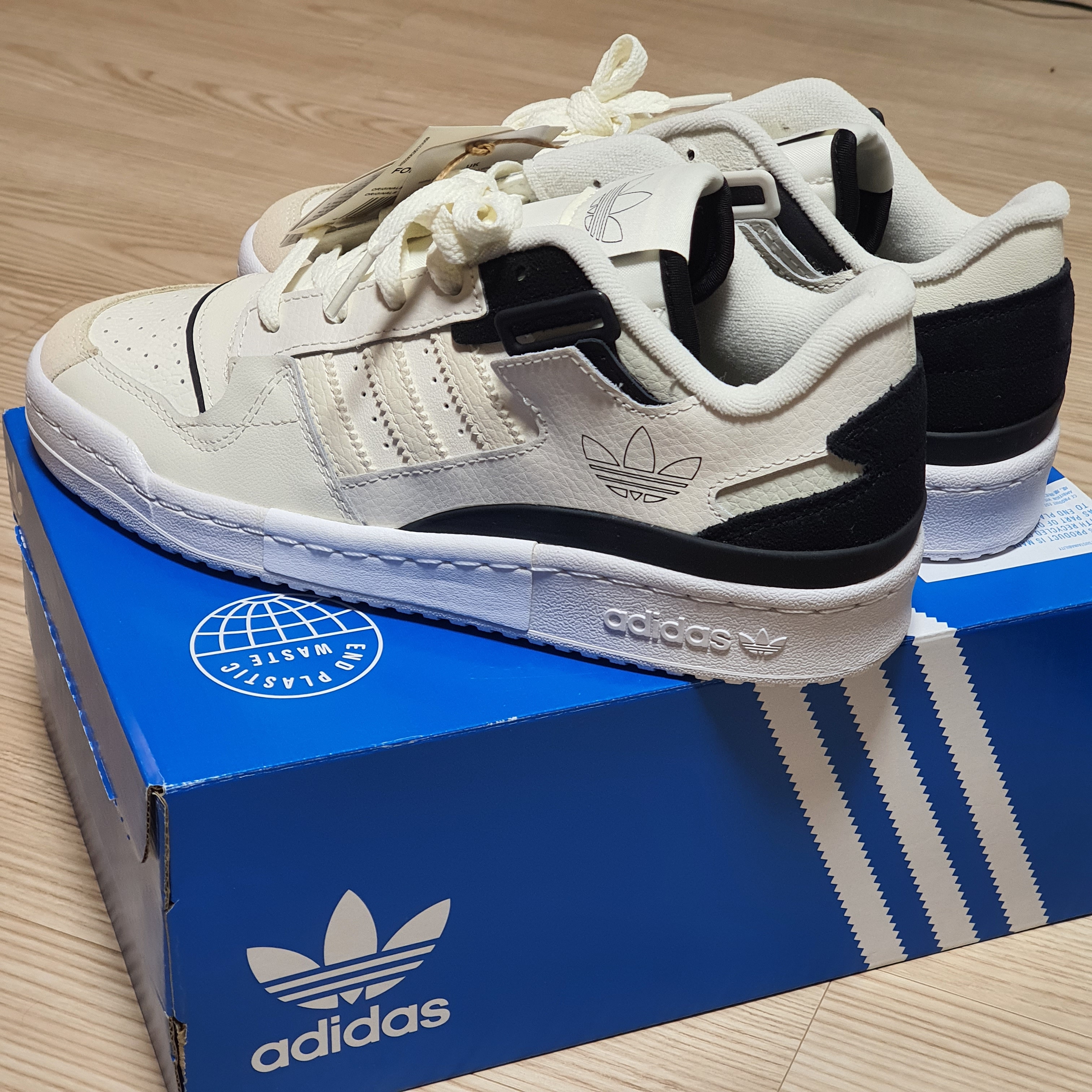 Adidas Forum Exhibit Low Off White Black 착용 스타일 - 1