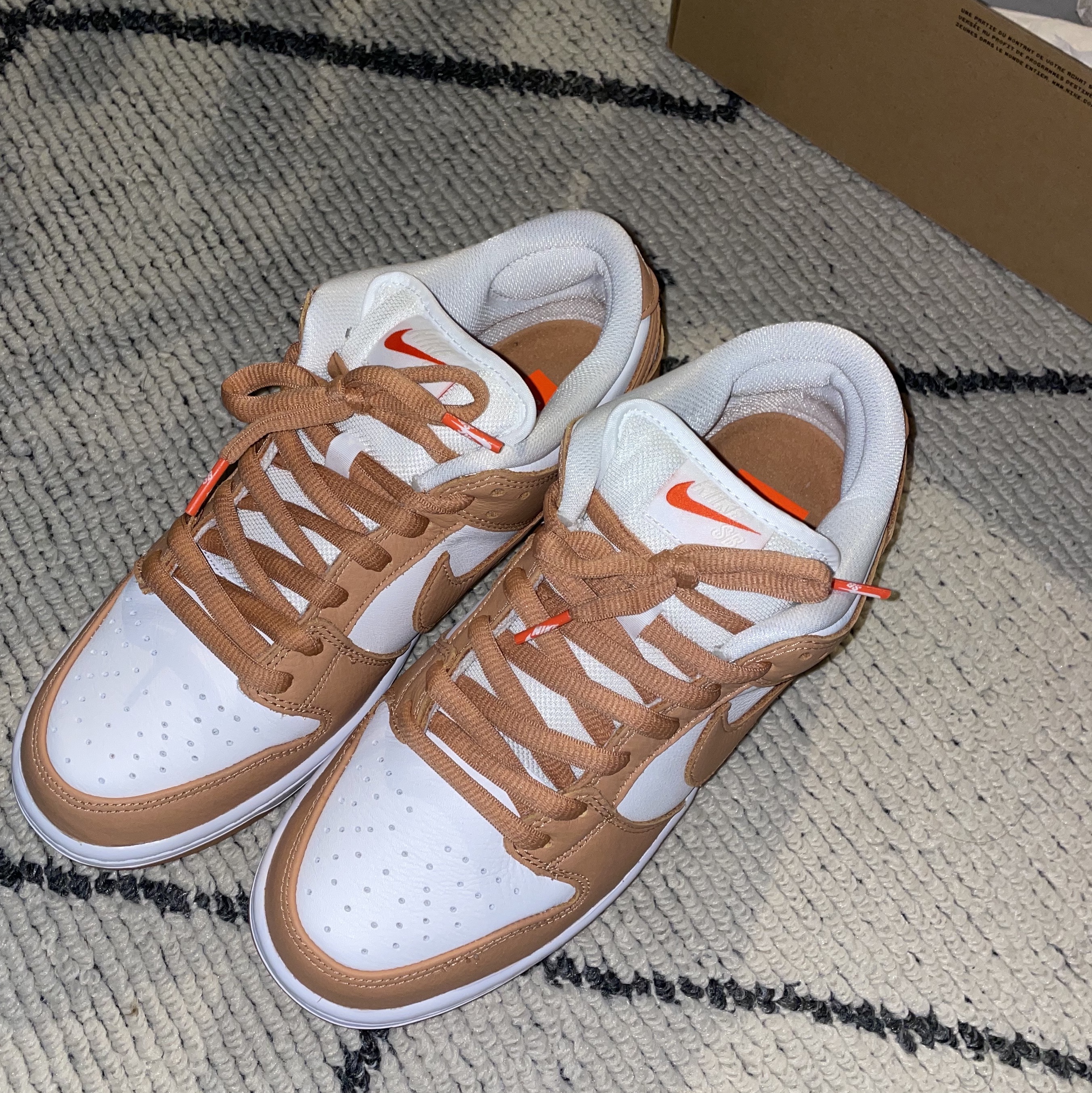 Nike SB Dunk Low Pro Light Cognac 착용 스타일
