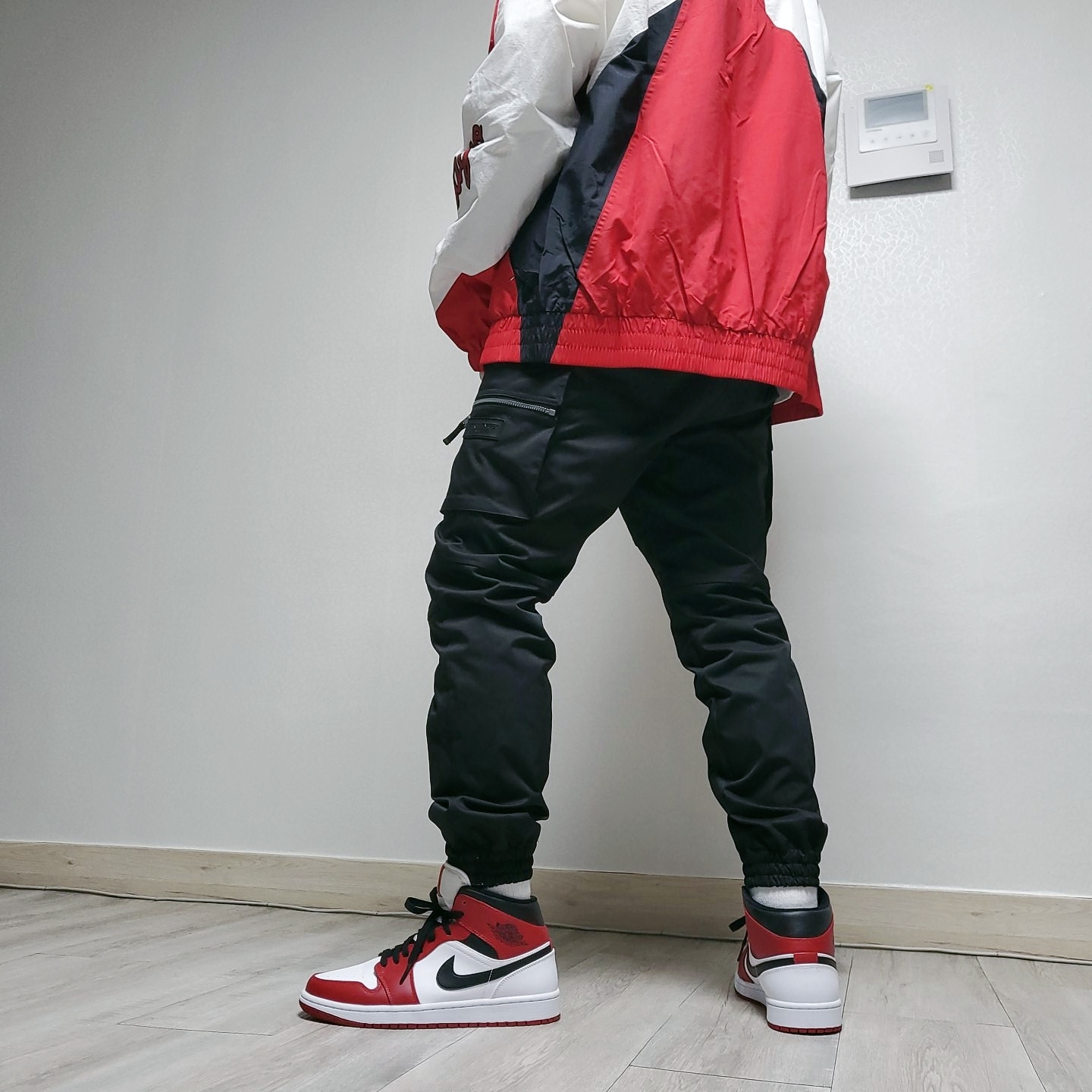 Jordan 1 Mid Chicago 2020 착용 스타일 - 3