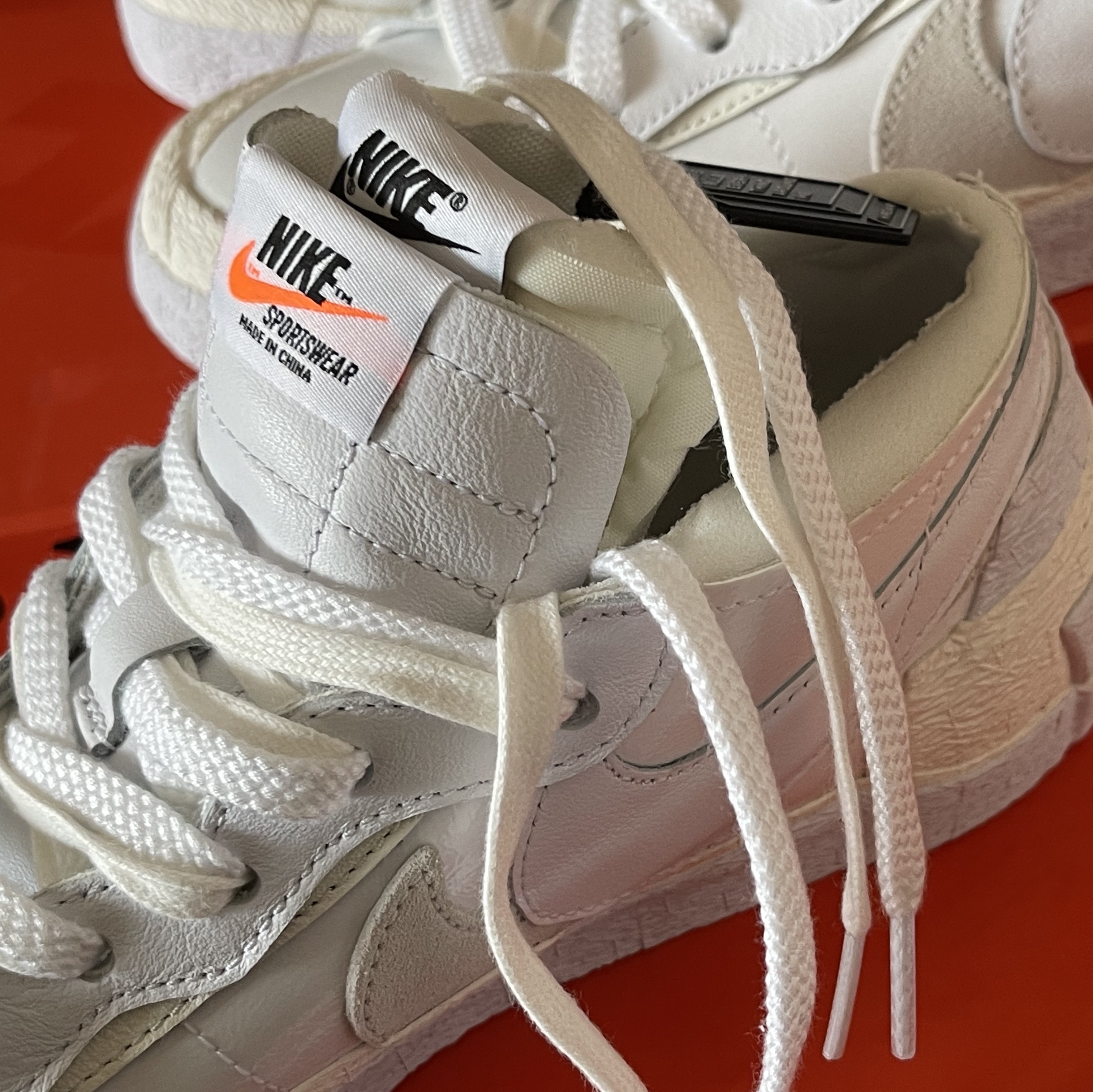 Nike x Sacai Blazer Low White Patent Leather 착용 스타일