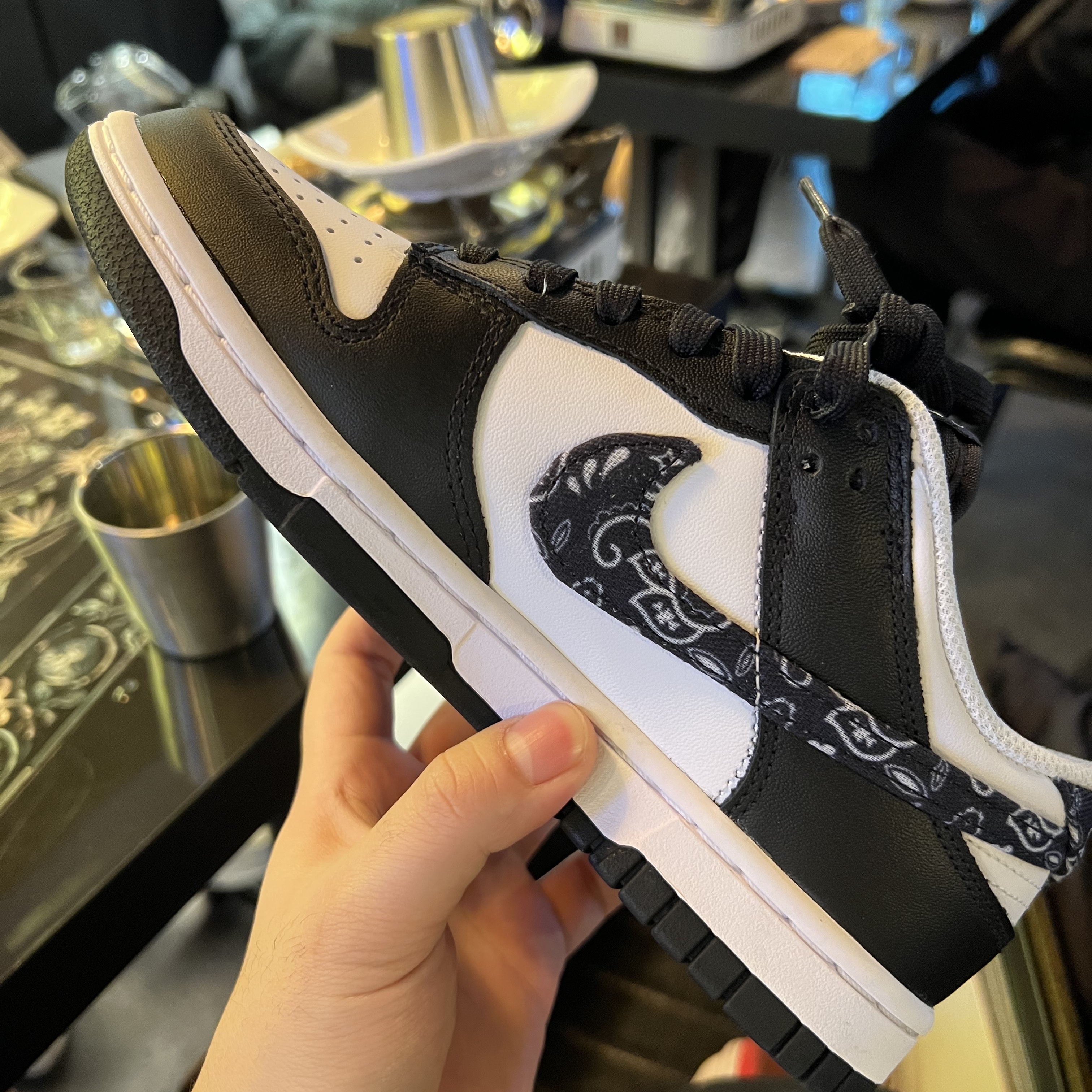 (W) Nike Dunk Low Essential Black Paisley 착용 스타일
