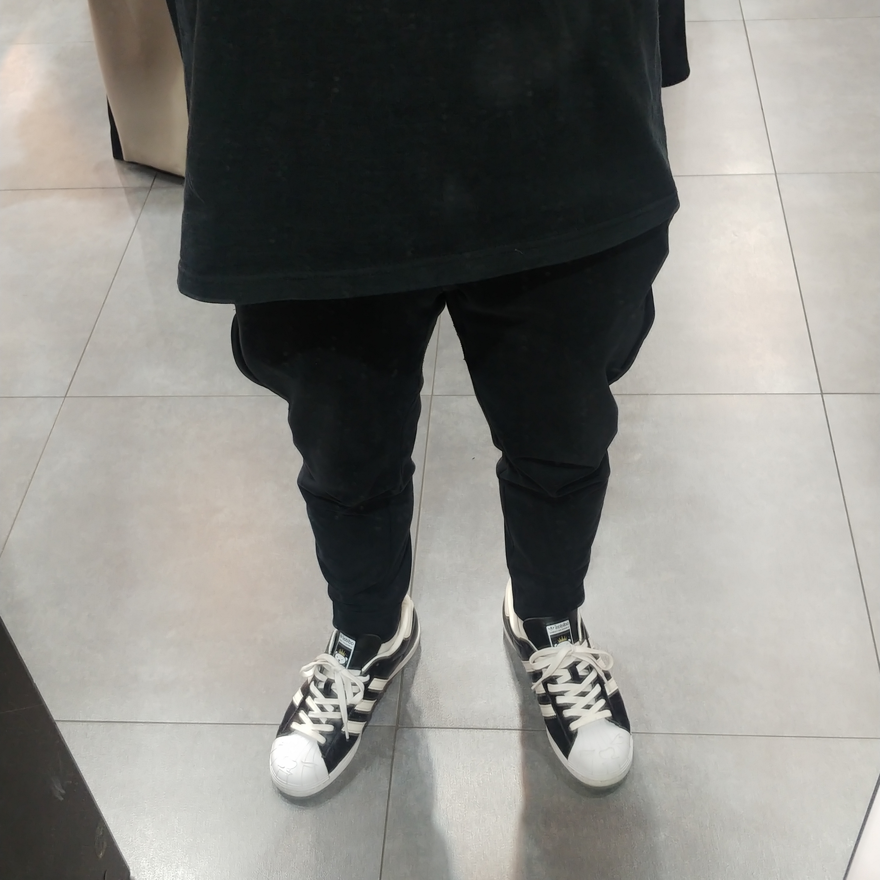 Adidas x Nigo Bearfoot Superstar Core Black 착용 스타일 - 1