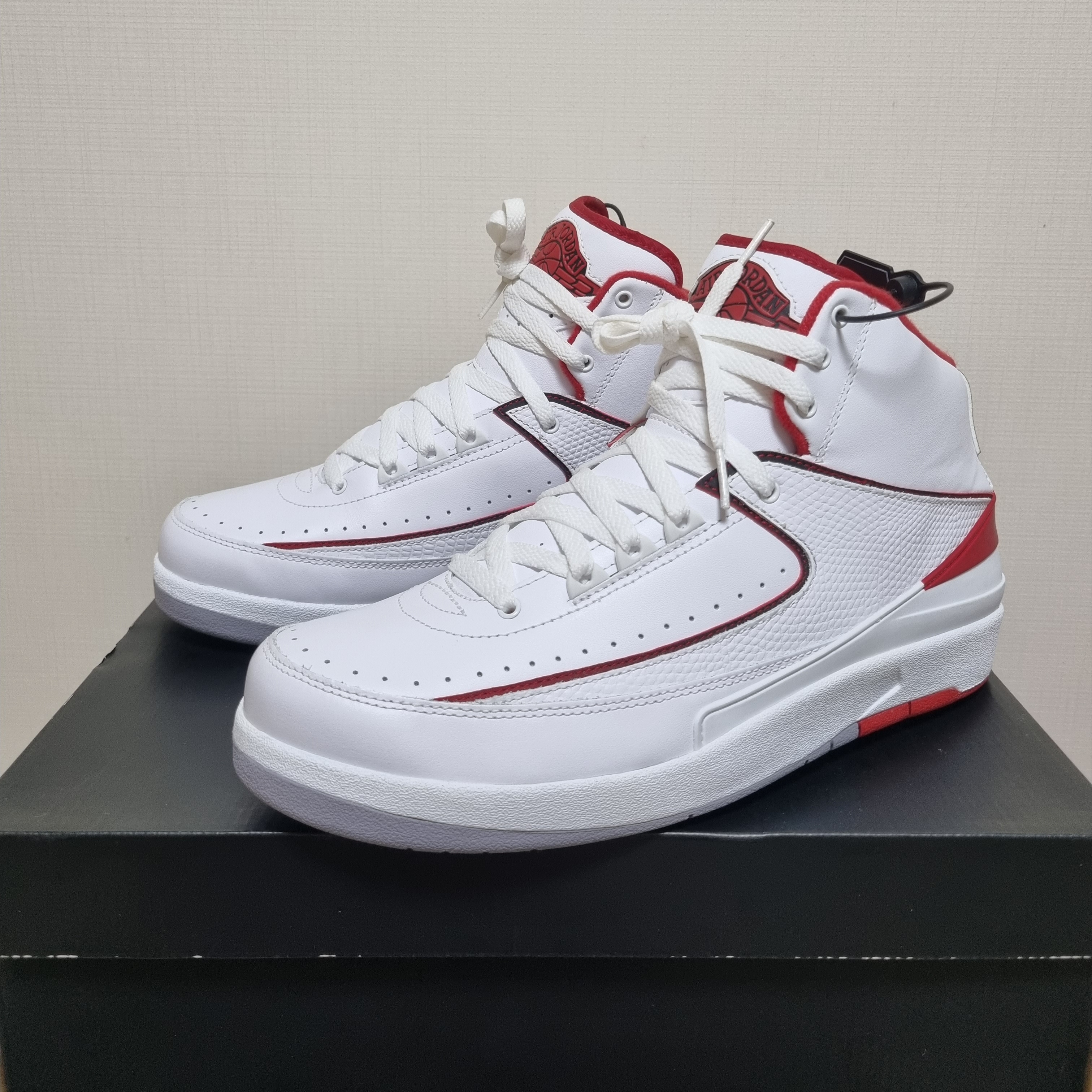 Jordan 2 Retro White Red 2014 착용 스타일 - 1