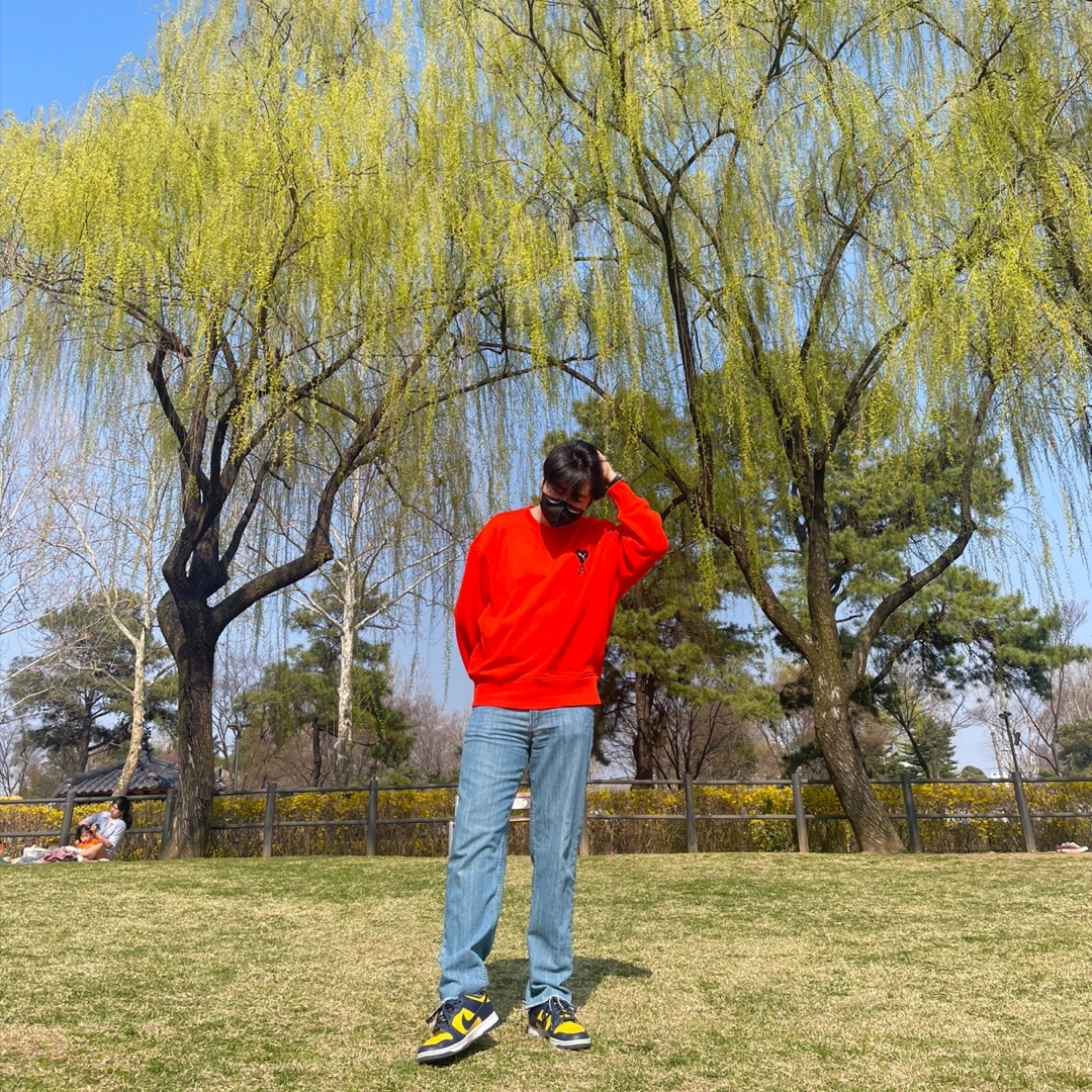 Puma x AMI Crewneck Sweatshirt Orange, Nike Dunk Low Retro Varsity Maize 착용 스타일