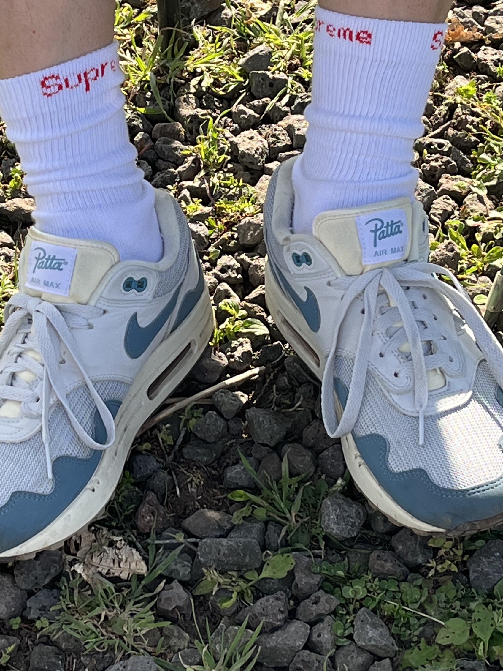 Nike x Patta Air Max 1 Noise Aqua, Supreme Hanes Crew Socks White (4 Pack) 착용 스타일 - 4