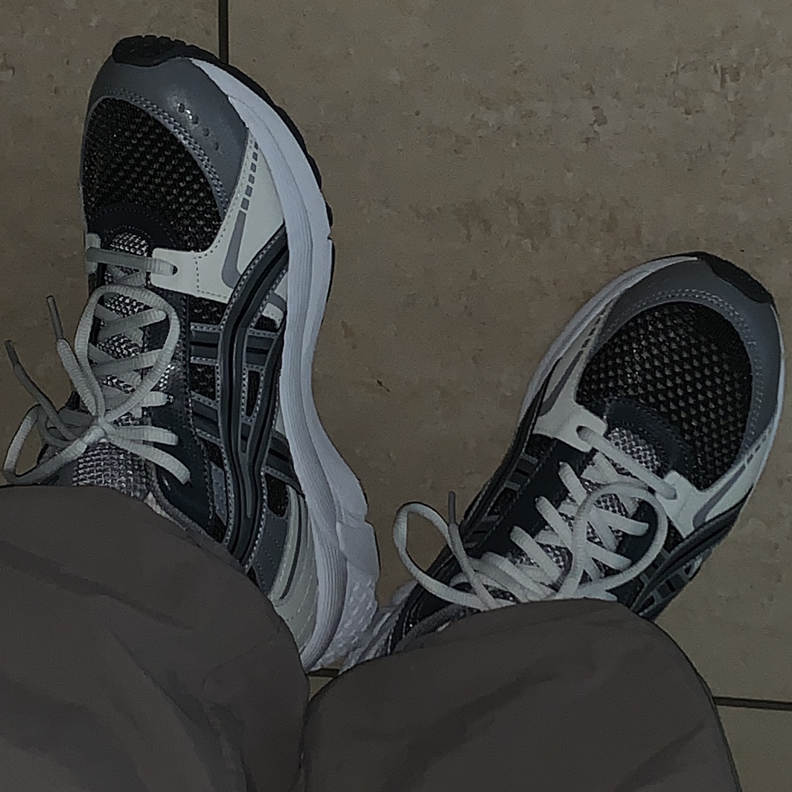 Asics Gel-Kyrios Carrier Grey, Sansan Gear Zipper Pants Gray - 22SS 착용 스타일 - 2