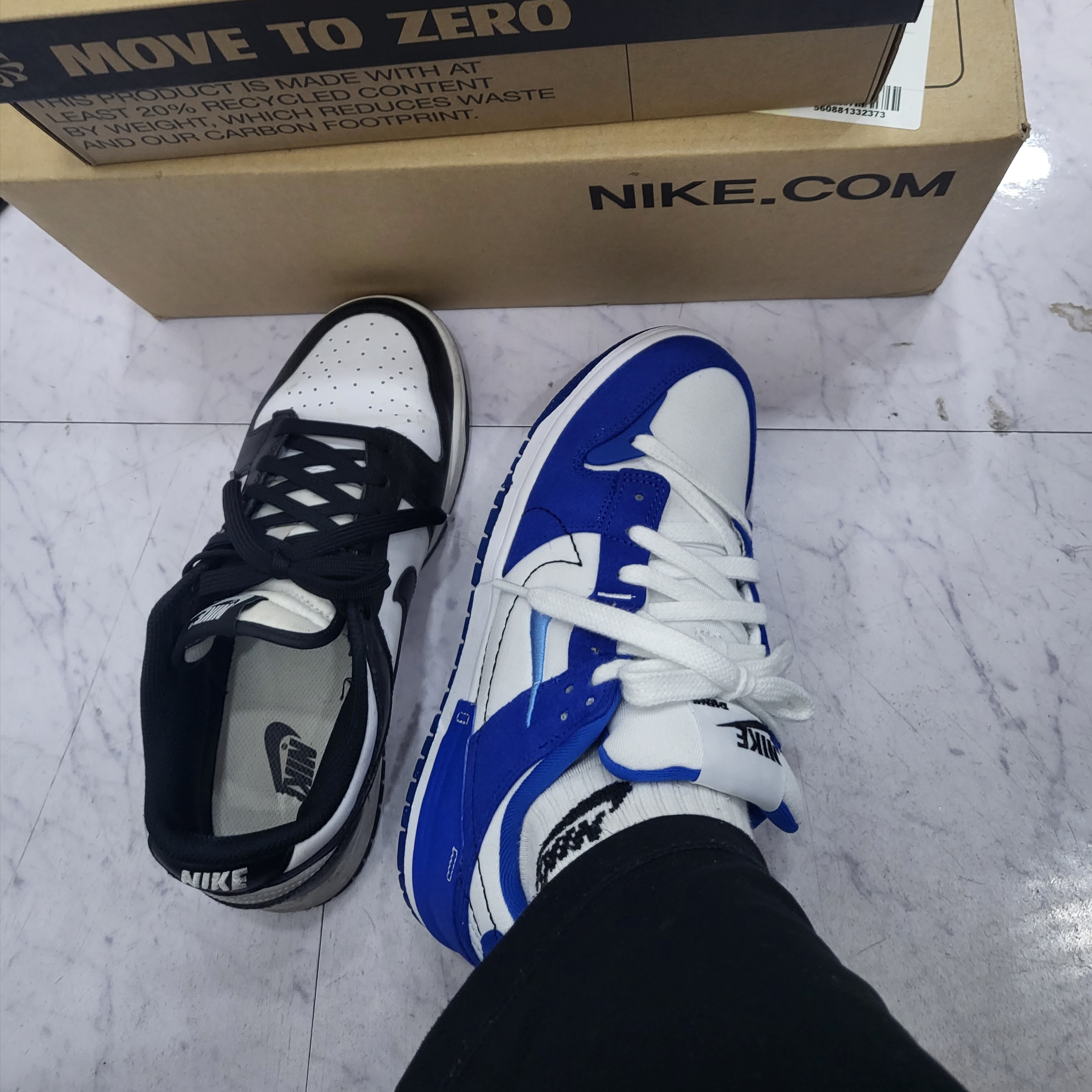 (W) Nike Dunk Low Black, (W) Nike Dunk Low Disrupt 2 White and University Blue 착용 스타일