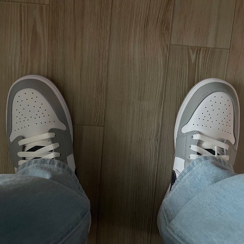 Jordan 1 Mid Light Smoke Grey Anthracite 착용 스타일 - 2