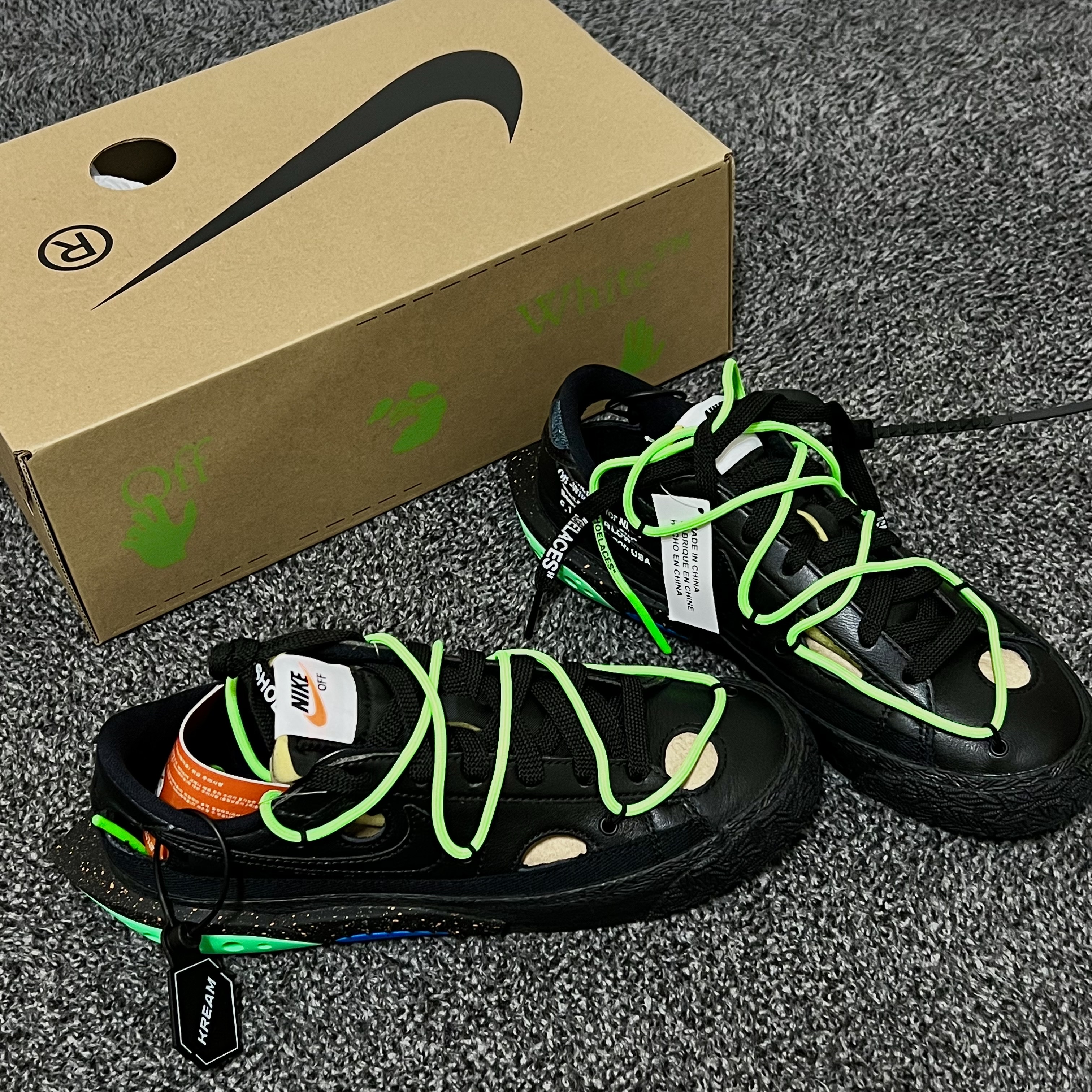 Nike x Off-White Blazer Low '77 Black and Electro Green 착용 스타일