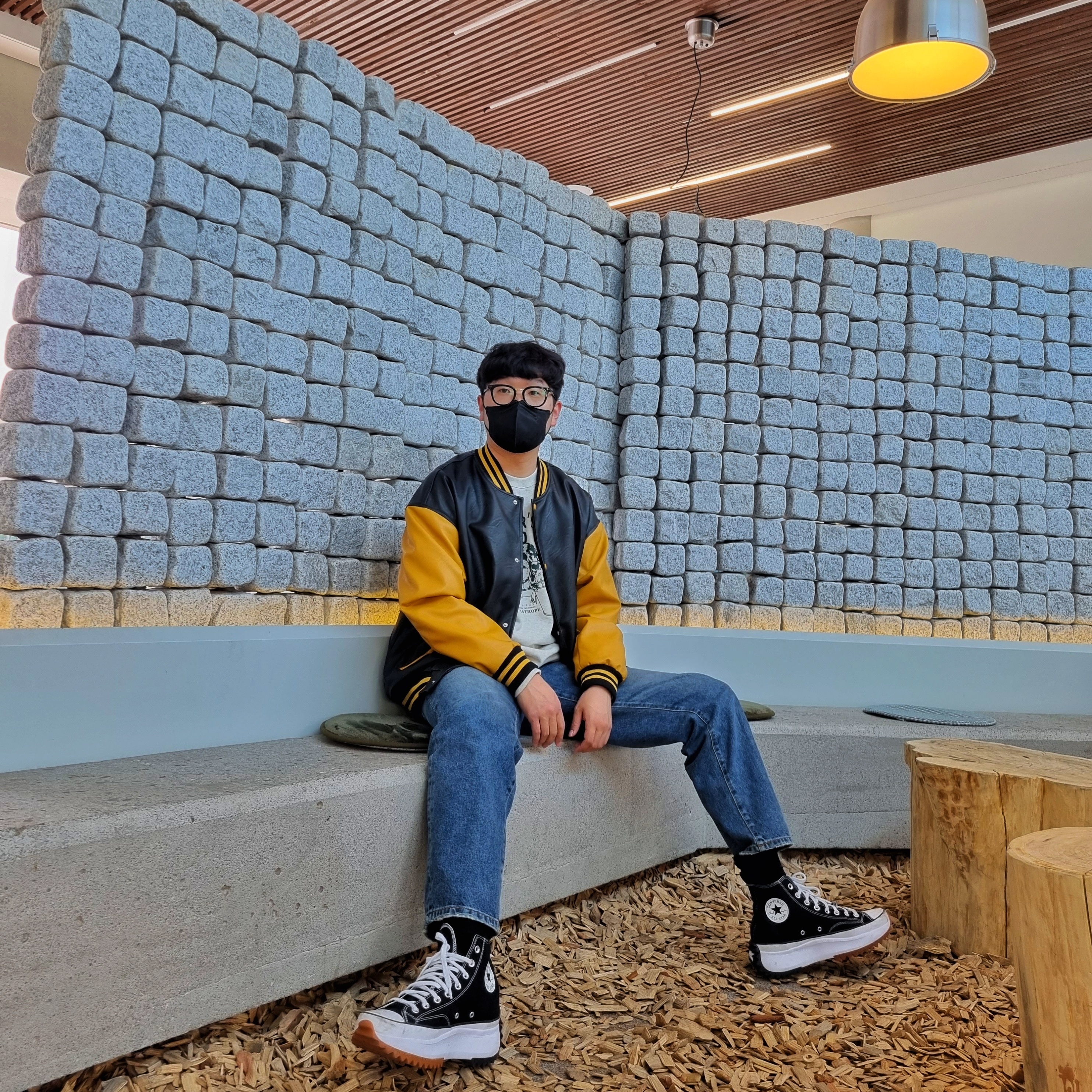 Converse Run Star Hike Hi Black White Gum 착용 스타일