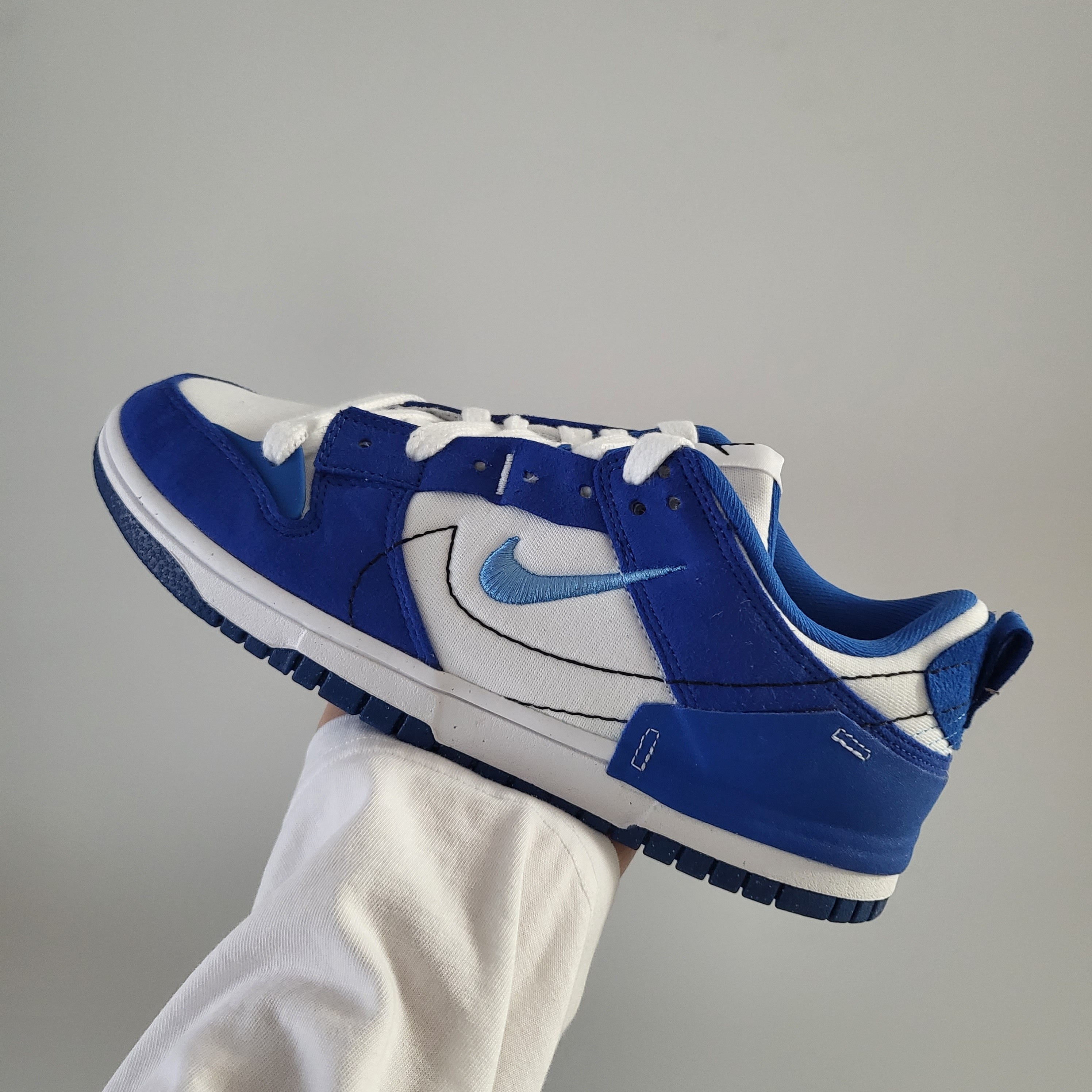 (W) Nike Dunk Low Disrupt 2 White and University Blue 착용 스타일