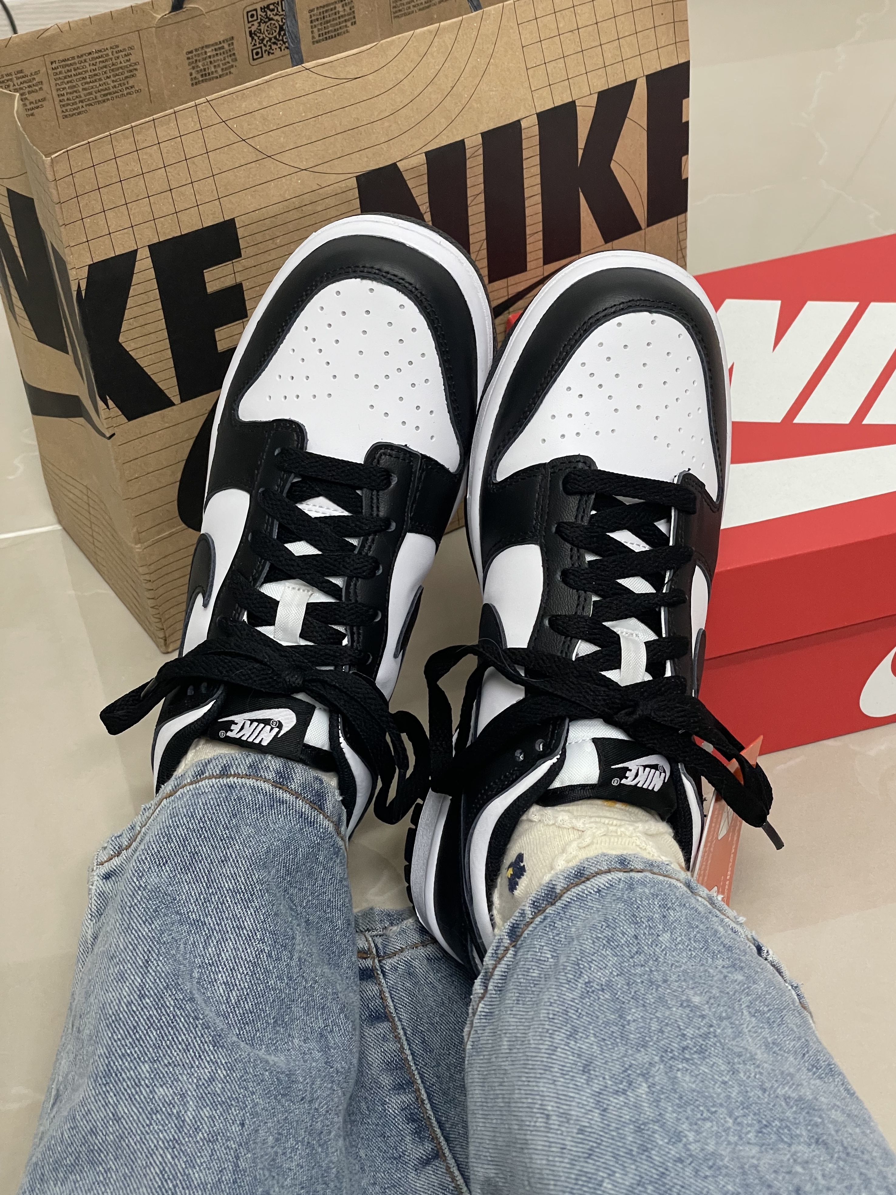 (GS) Nike Dunk Low Black 착용 스타일 - 4