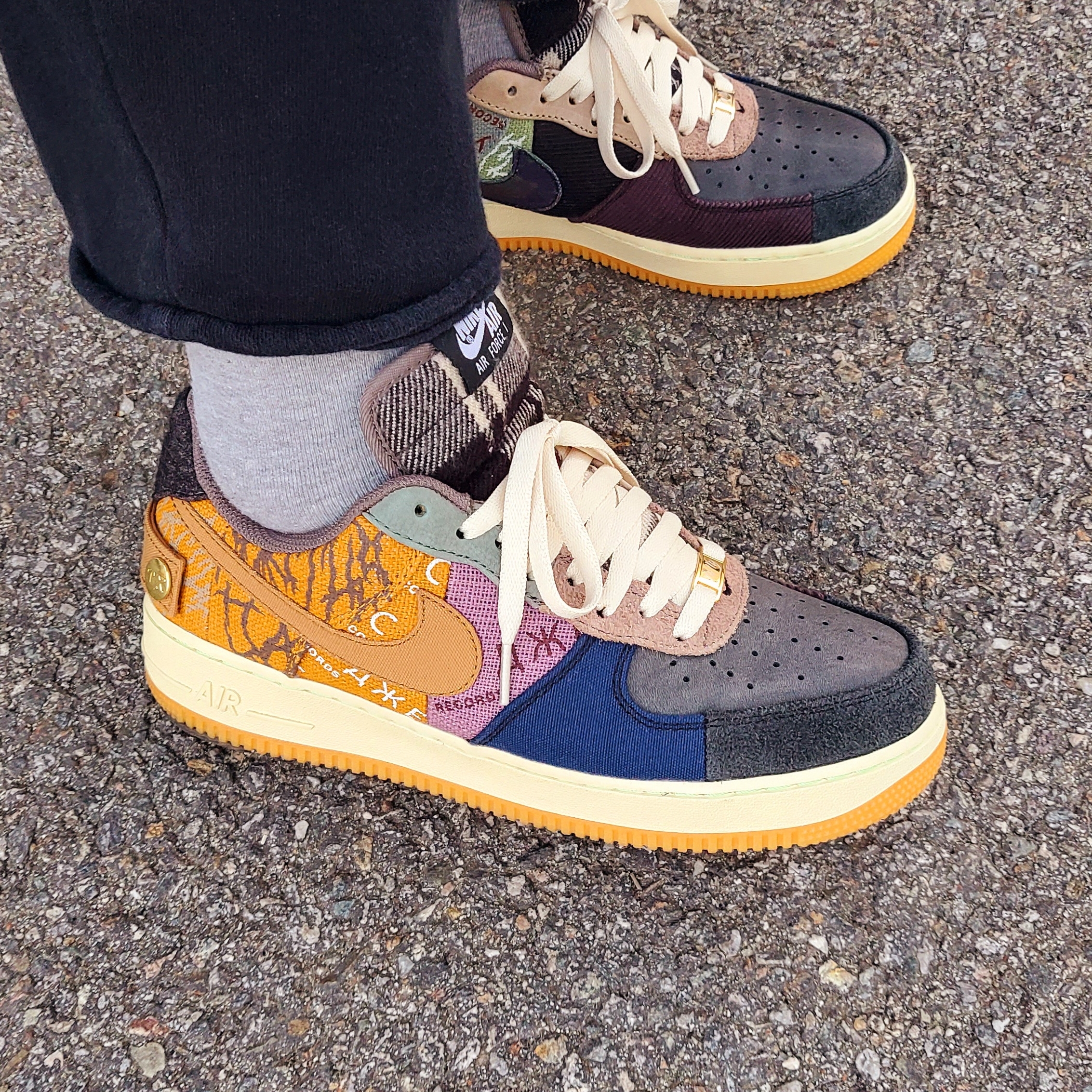 Nike x Travis Scott Air Force 1 Low Cactus Jack 착용 스타일 - 1