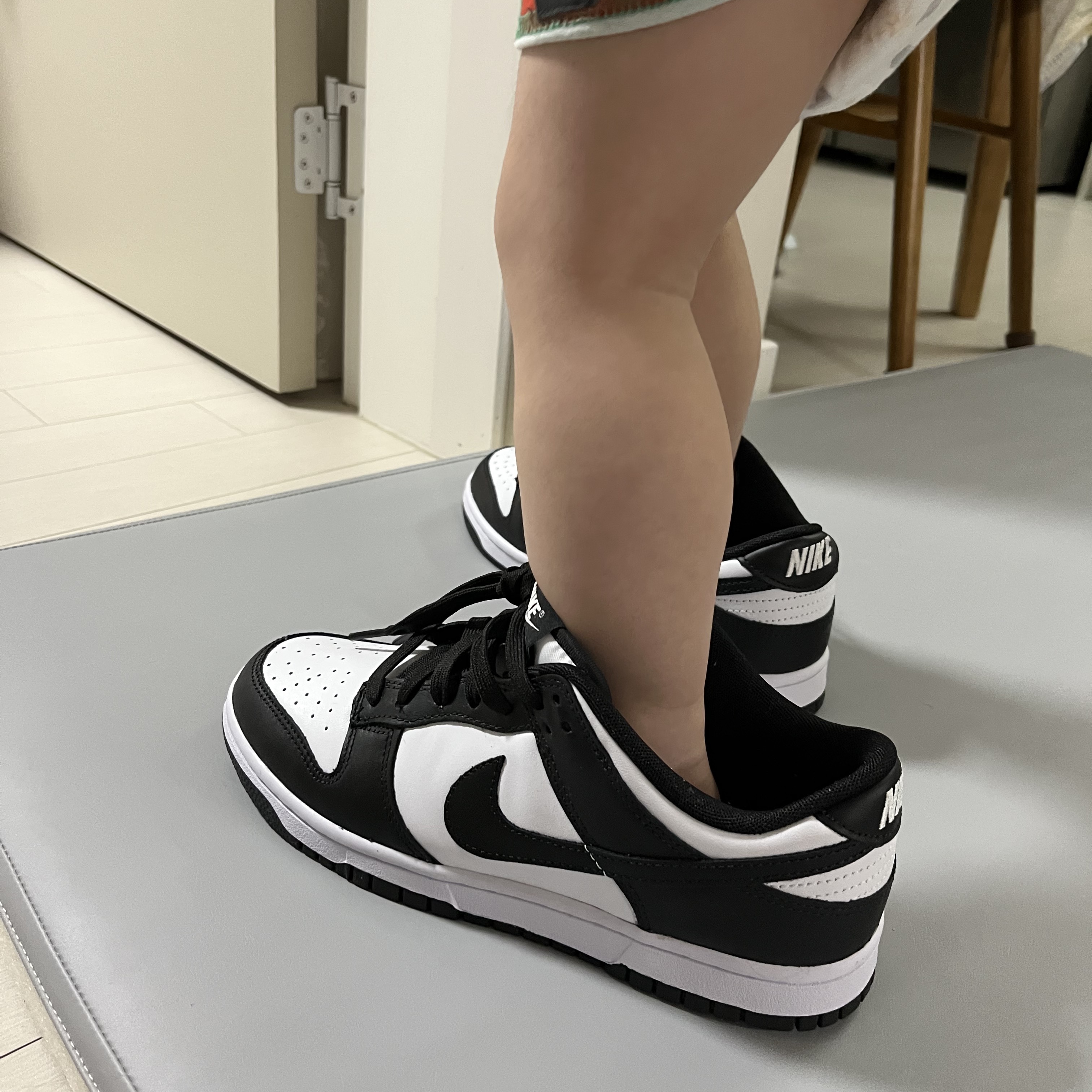 Nike Dunk Low Retro Black 착용 스타일 - 4