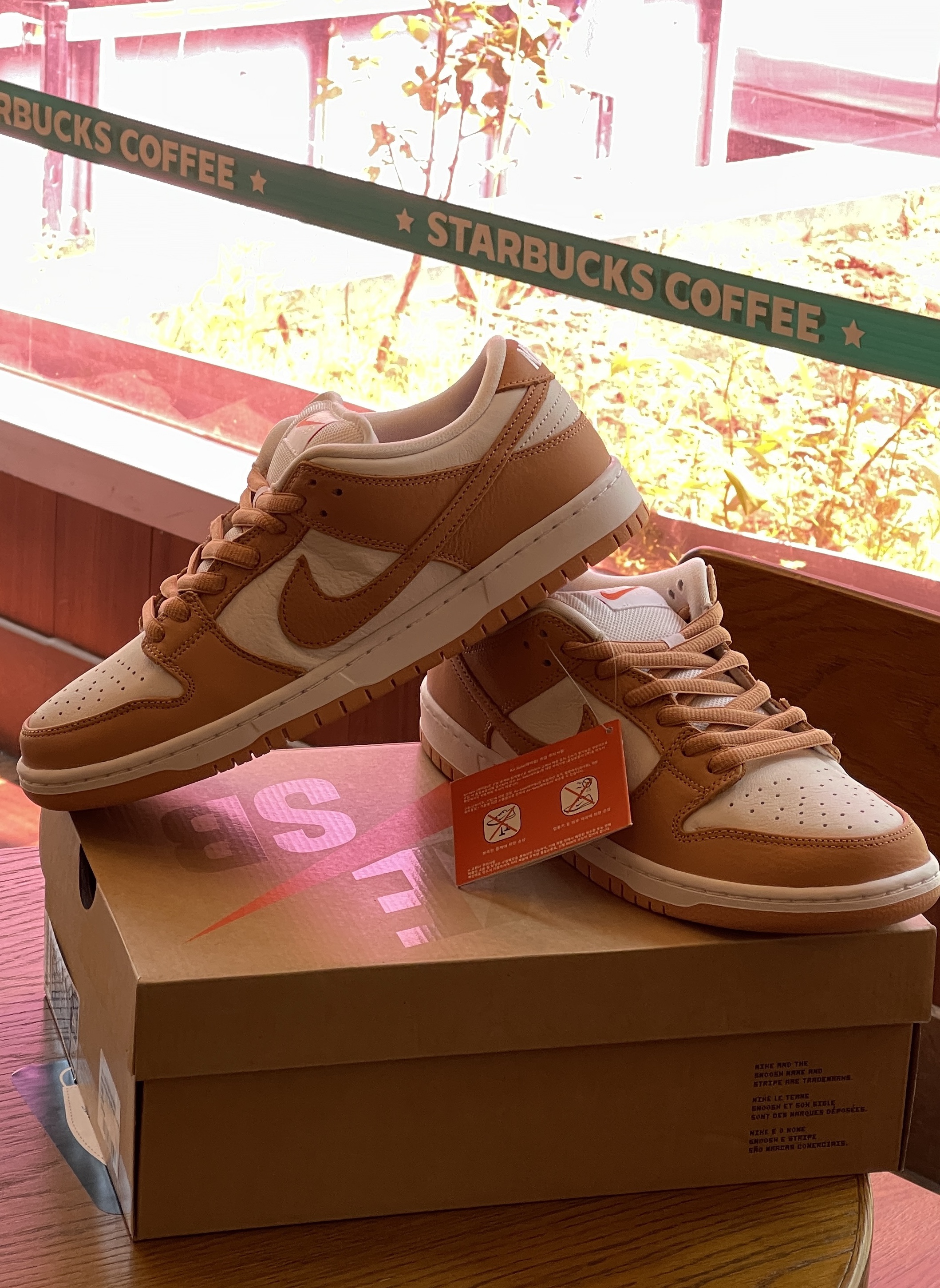 Nike SB Dunk Low Pro Light Cognac 착용 스타일