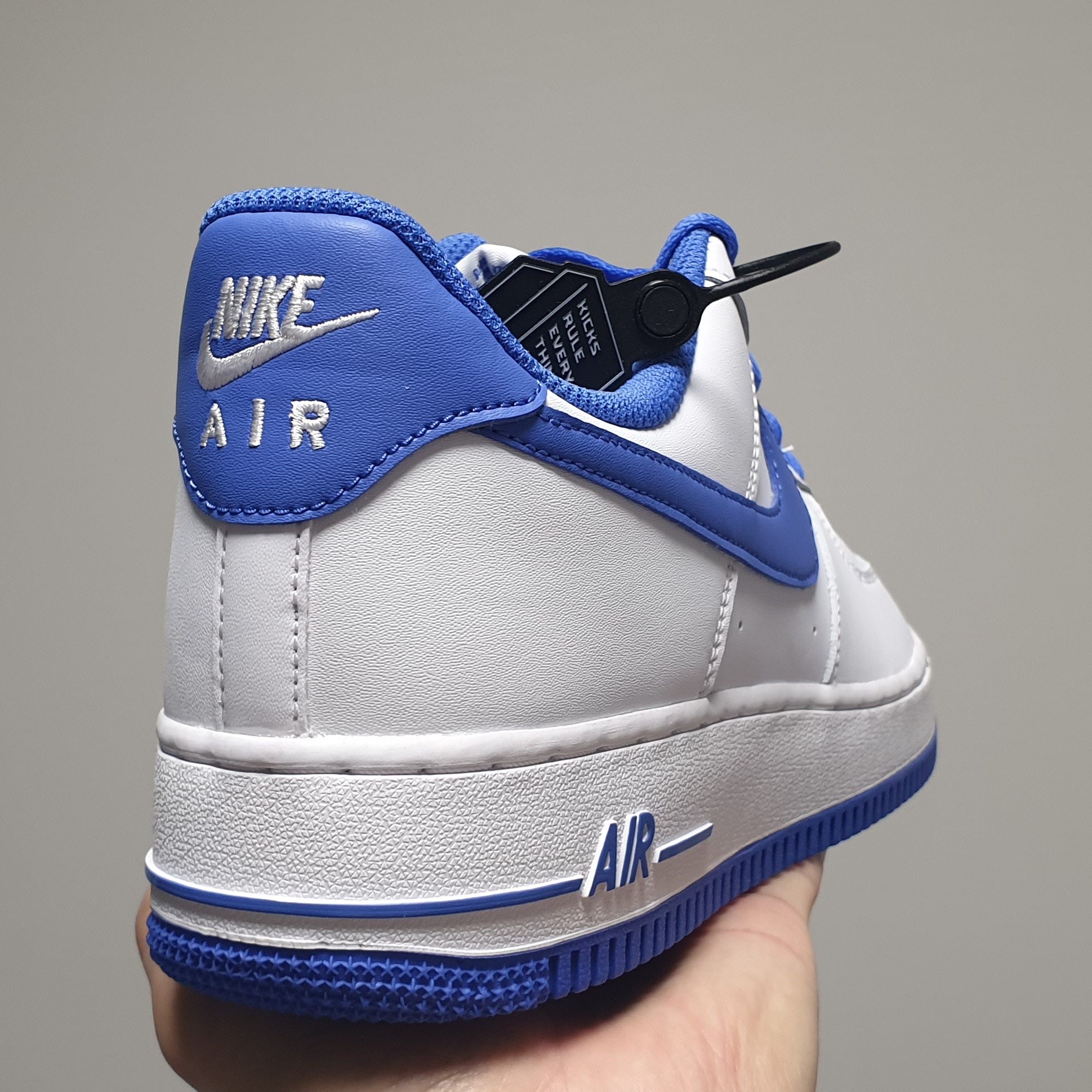 Nike Air Force 1 '07 White Medium Blue 착용 스타일 - 3