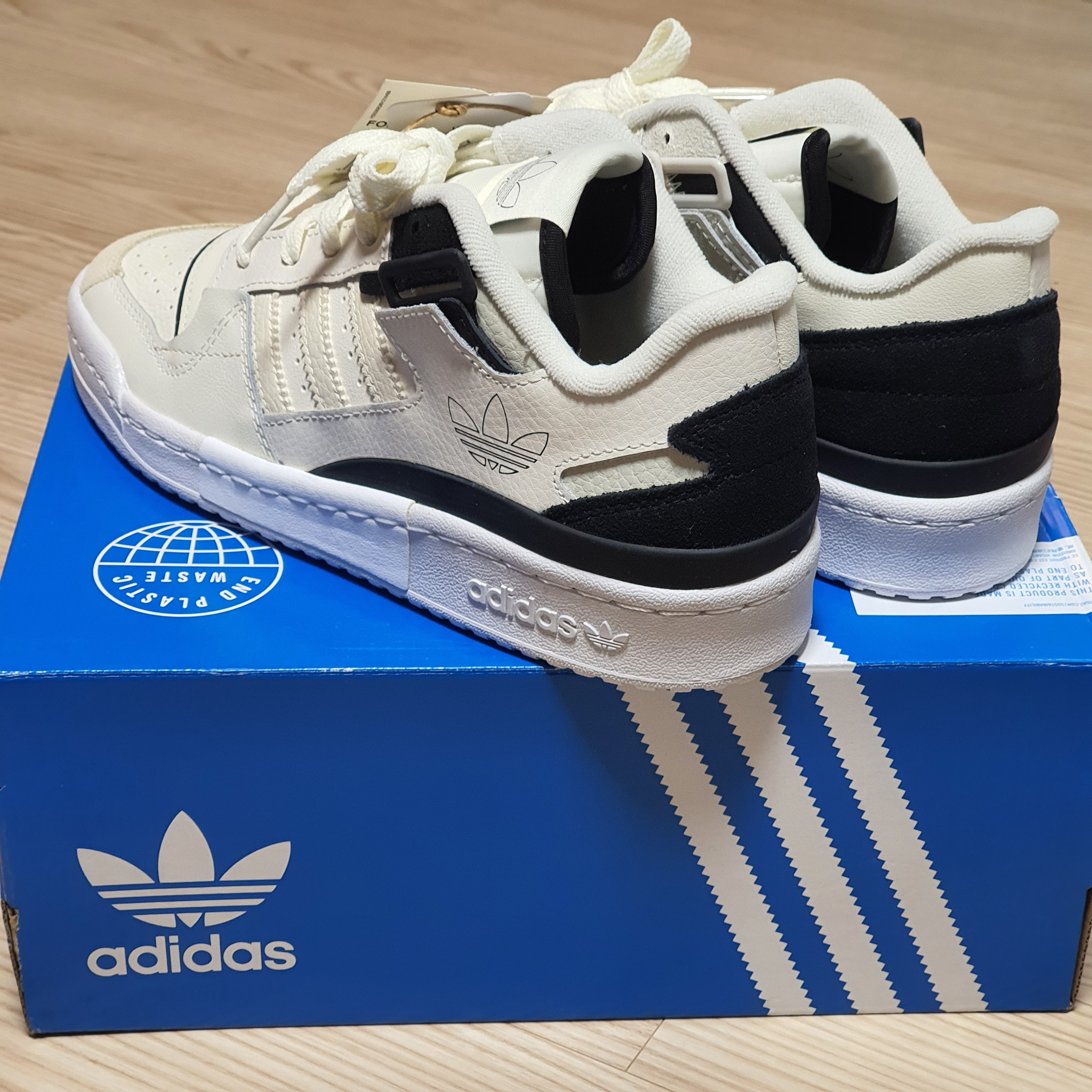 Adidas Forum Exhibit Low Off White Black 착용 스타일 - 3
