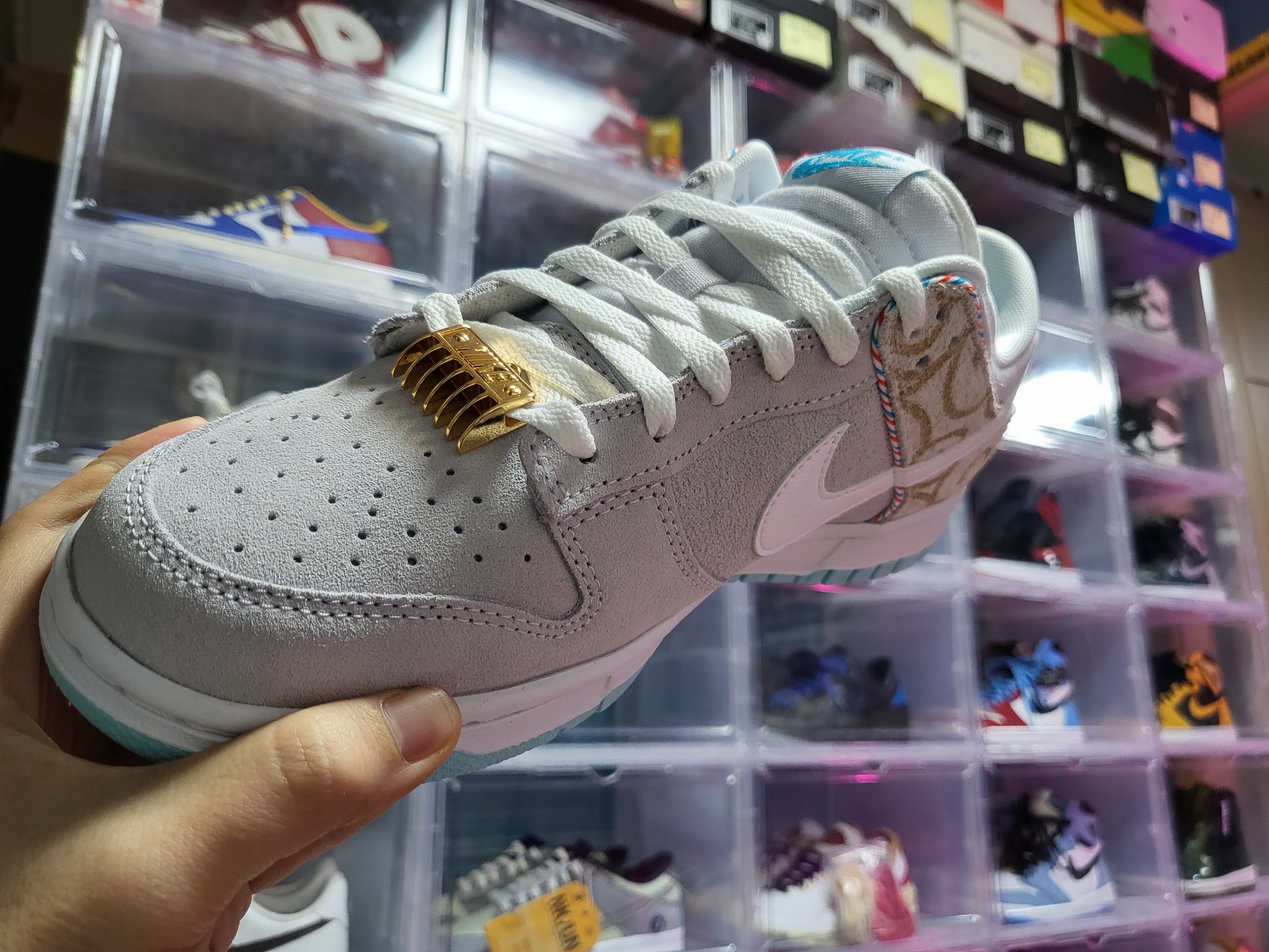 Nike Dunk Low Retro SE Barber Shop Grey 착용 스타일 - 1