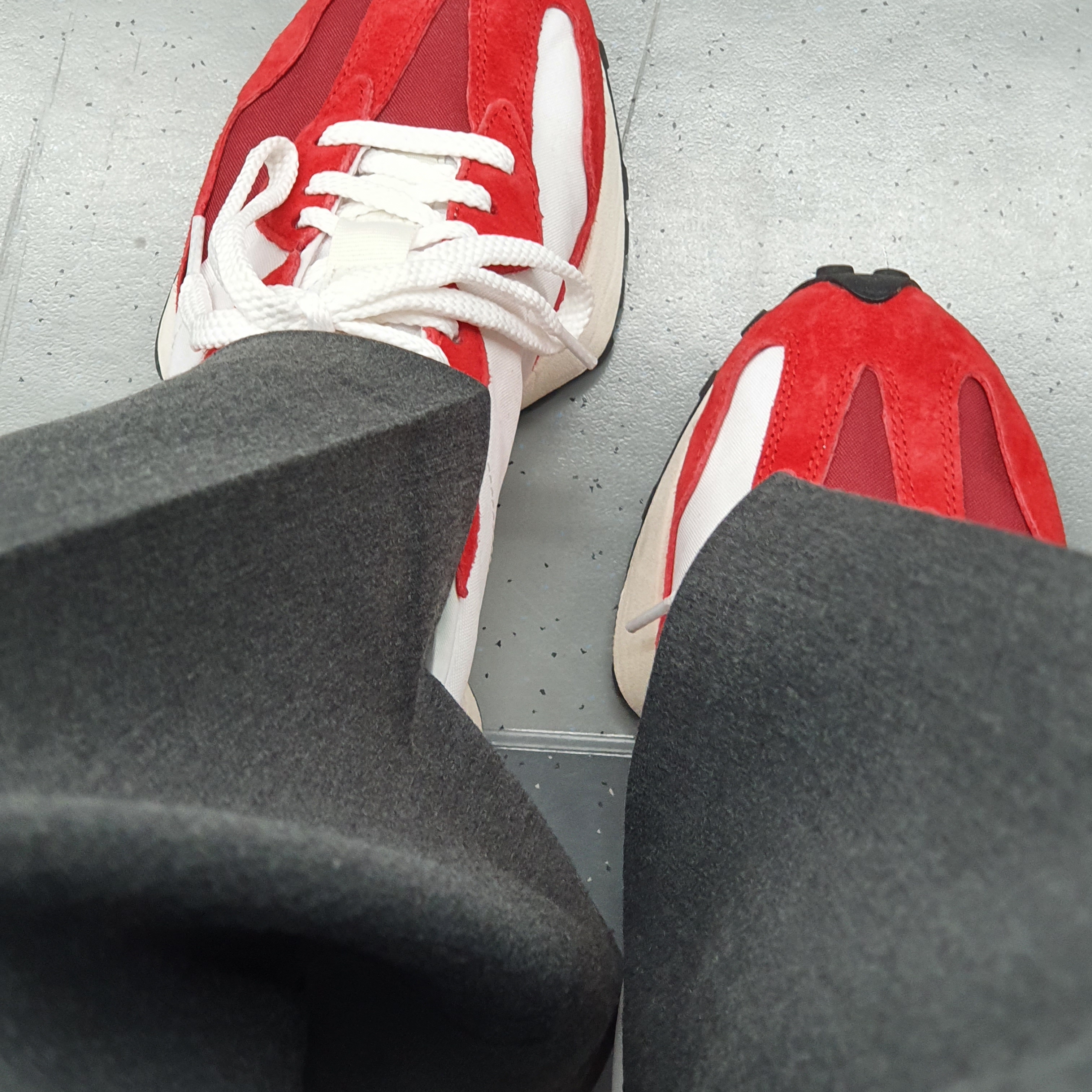 (PS) New Balance 327 Pink - W Wide, New Balance 327 Scarlet 착용 스타일