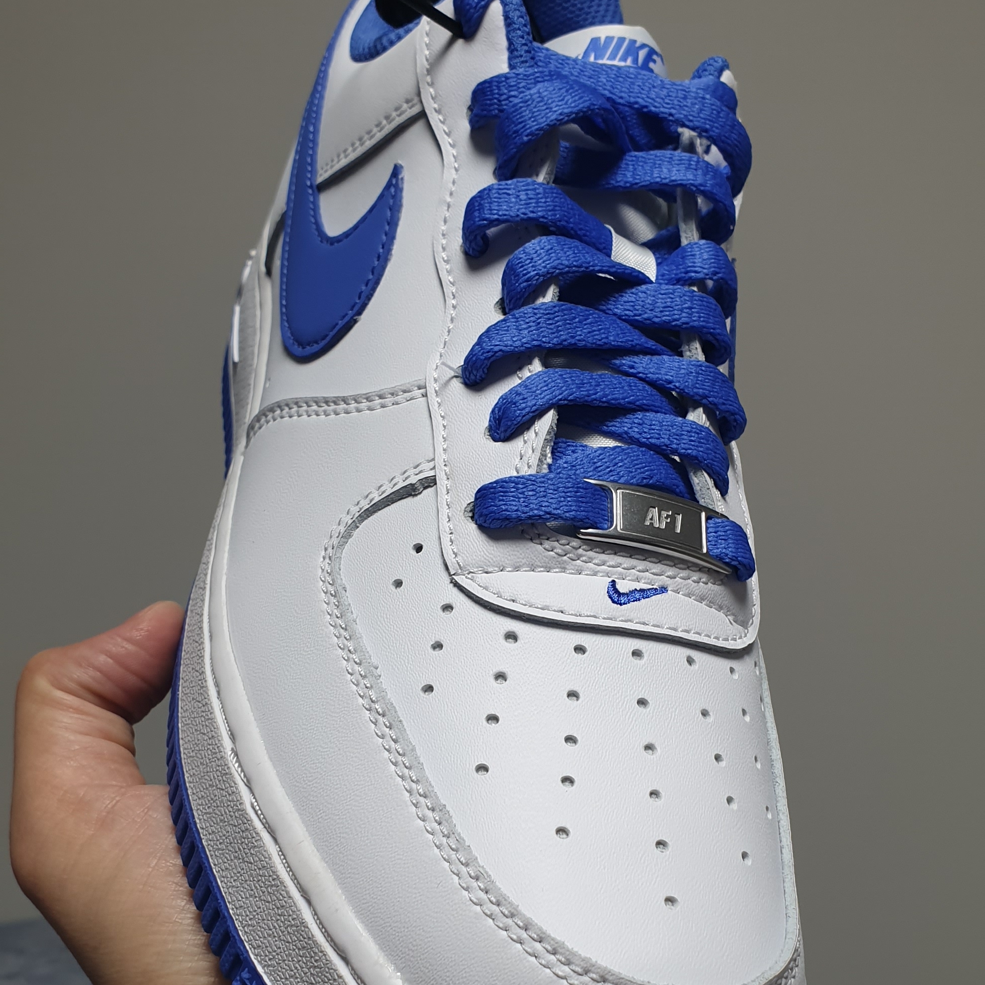 Nike Air Force 1 '07 White Medium Blue 착용 스타일 - 2