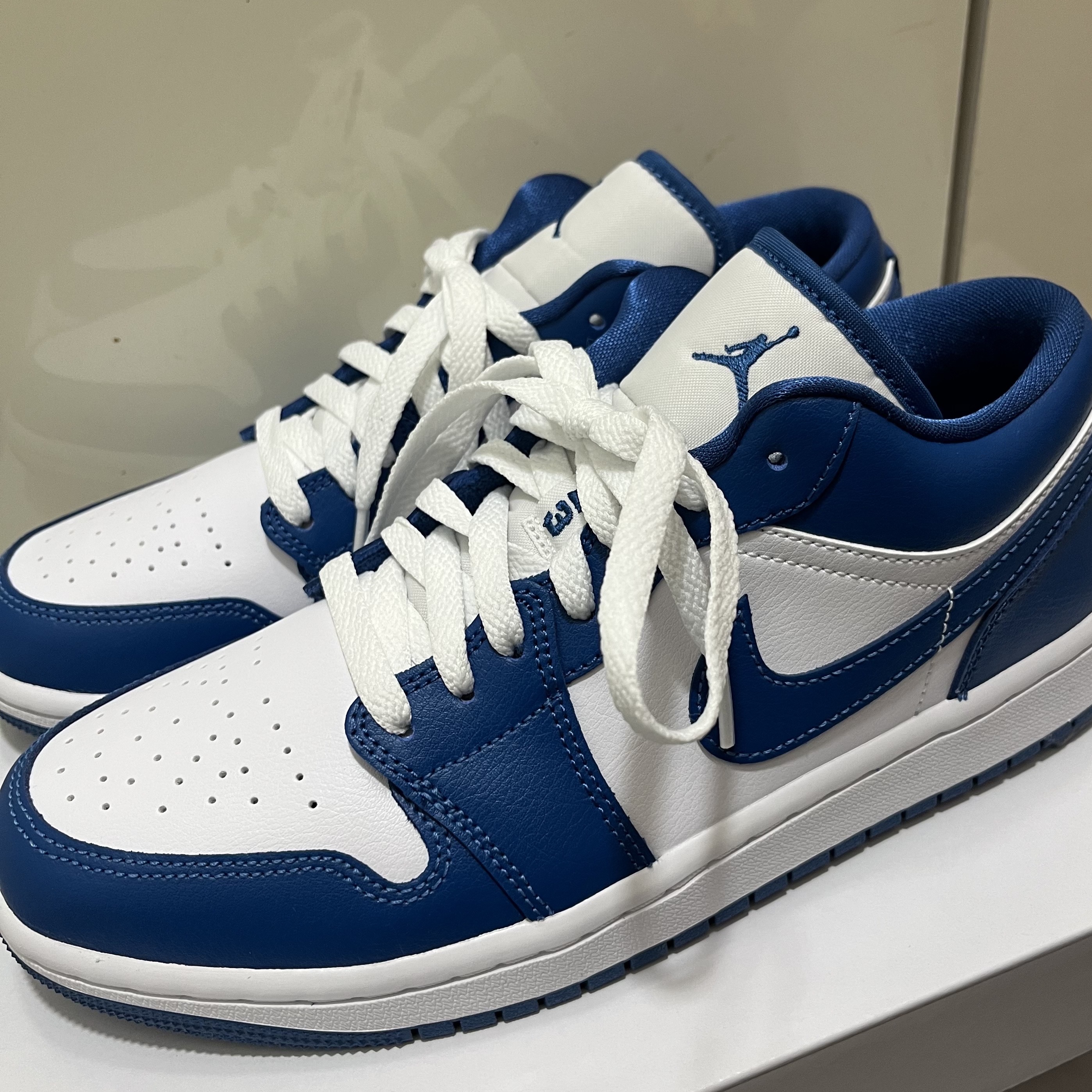 (W) Jordan 1 Low White Dark Marina Blue 착용 스타일