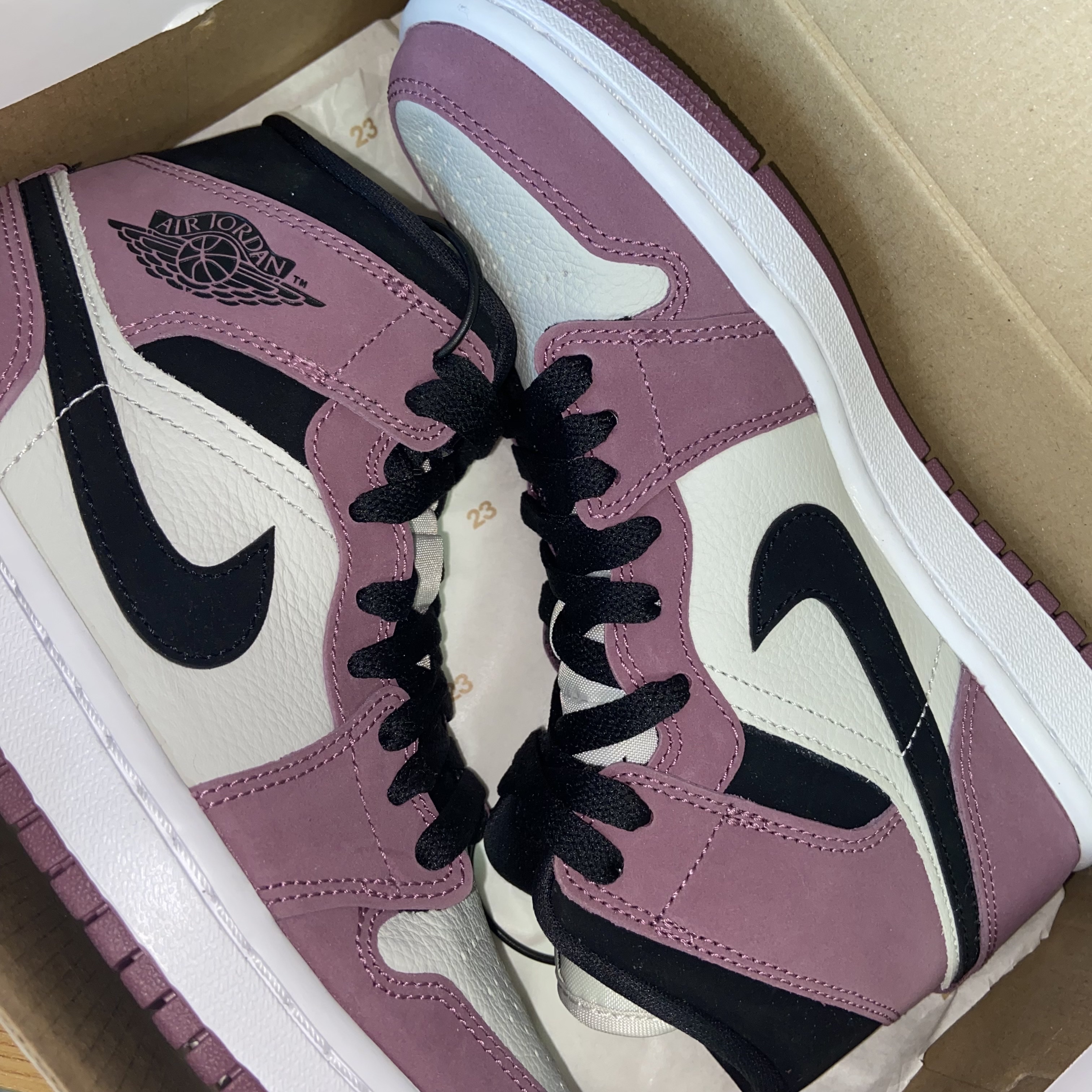 (W) Jordan 1 Mid SE Light Mulberry 착용 스타일