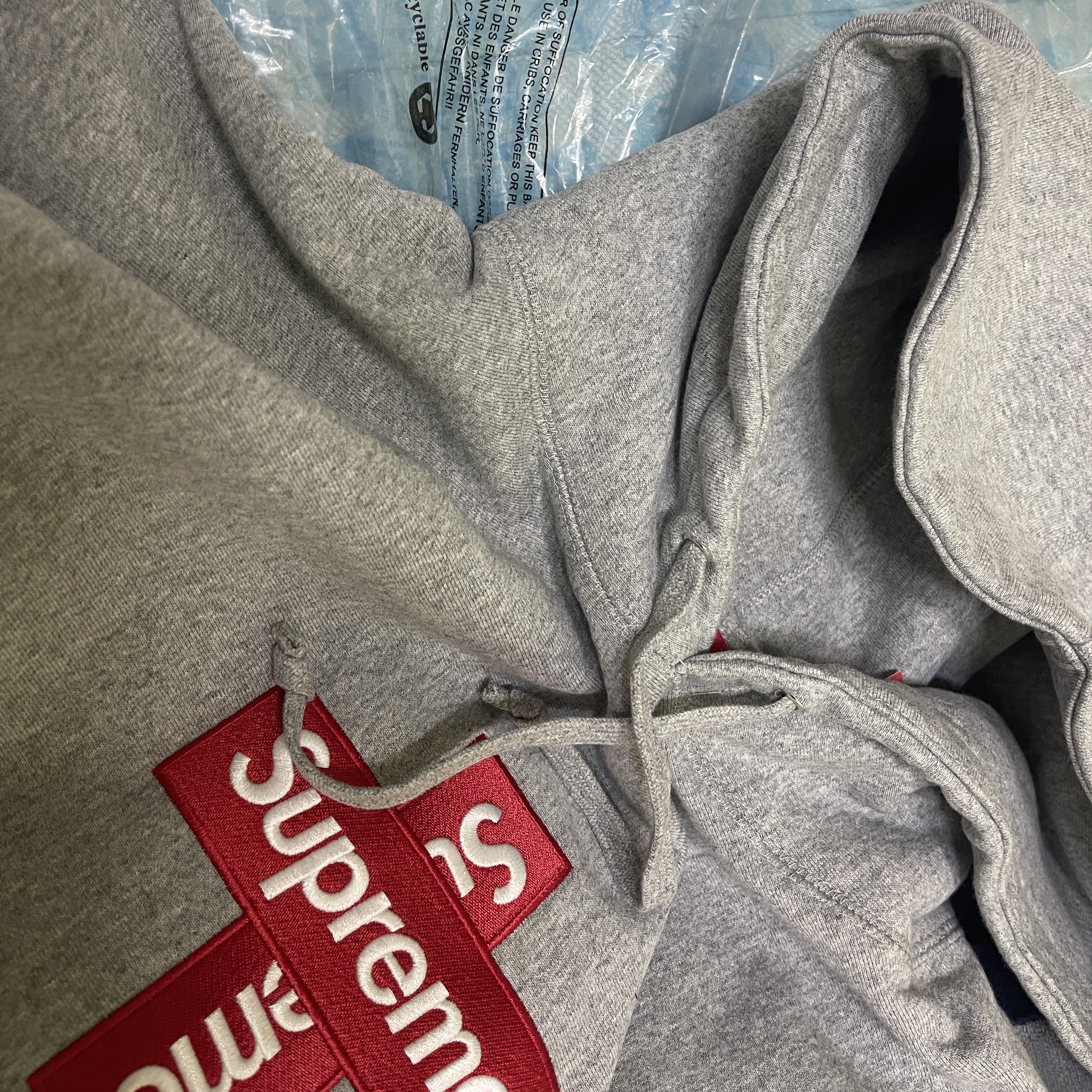Supreme Cross Box Logo Hooded Sweatshirt Heather Grey - 20FW, Supreme Bandana Box Logo Hooded Sweatshirt Heather Grey - 19FW 착용 스타일 - 1