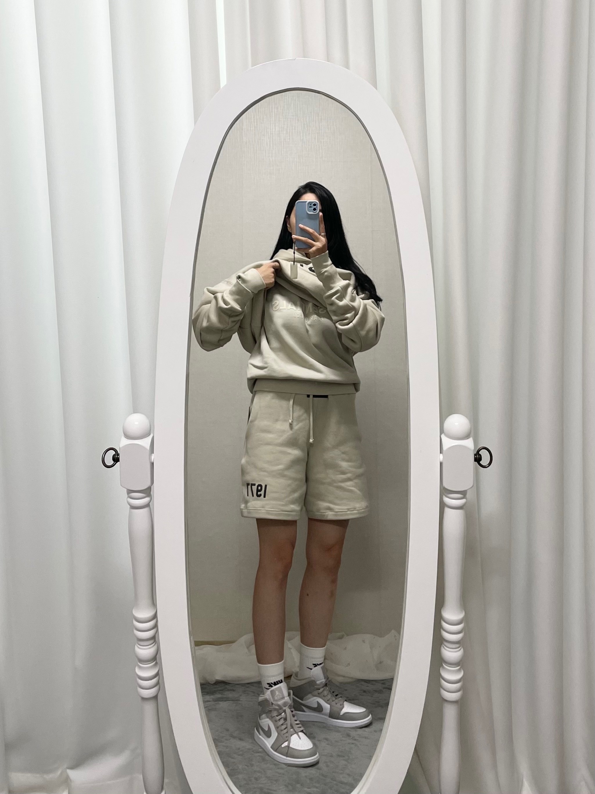 (Kids) Essentials Long Sleeve Polo Wheat - 22SS, (Kids) Essentials 1977 Shorts Wheat - 22SS 착용 스타일 - 5