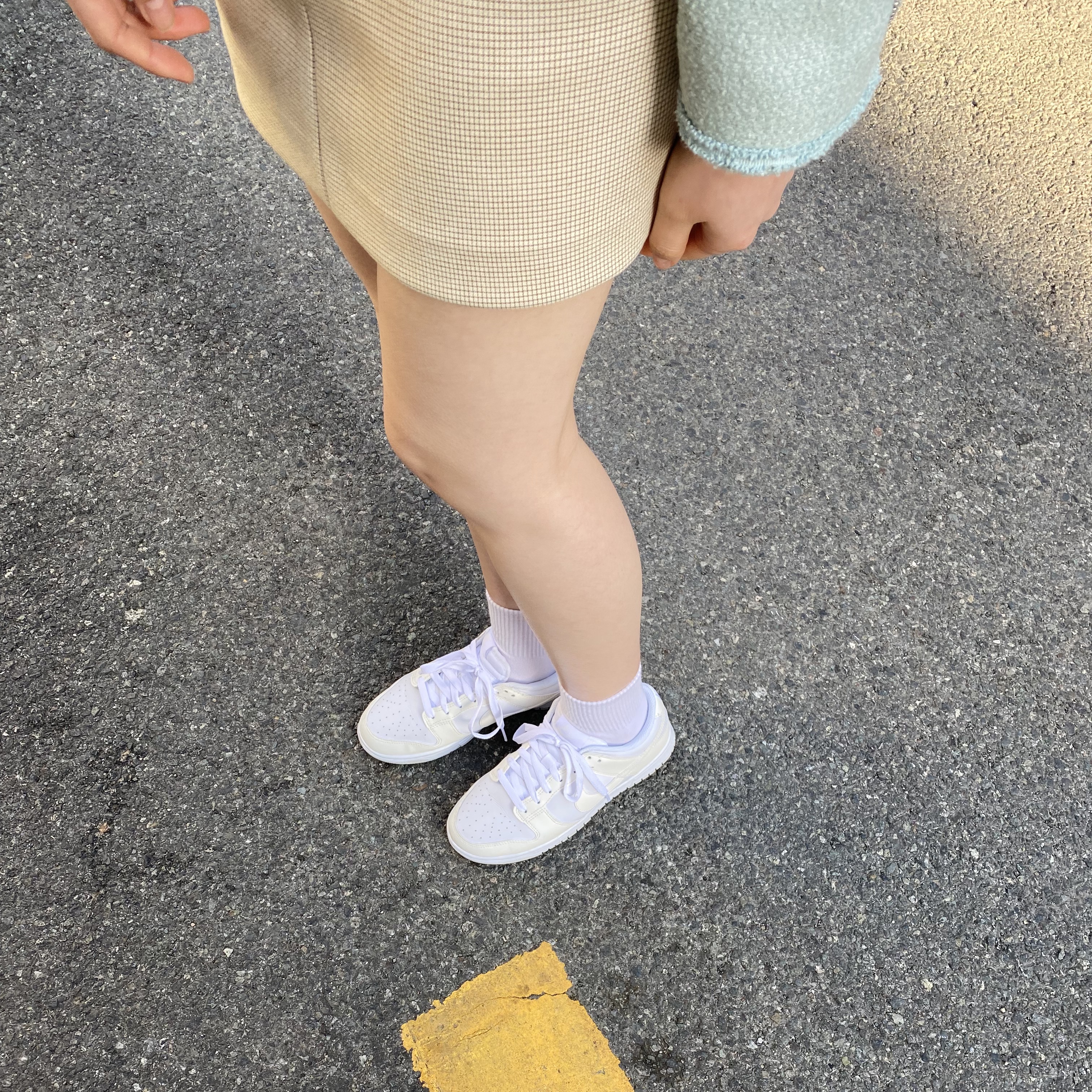 (W) Nike Dunk Low Next Nature Sail, Maison Margiela 5AC Mini Bag Ivory 착용 스타일 - 2
