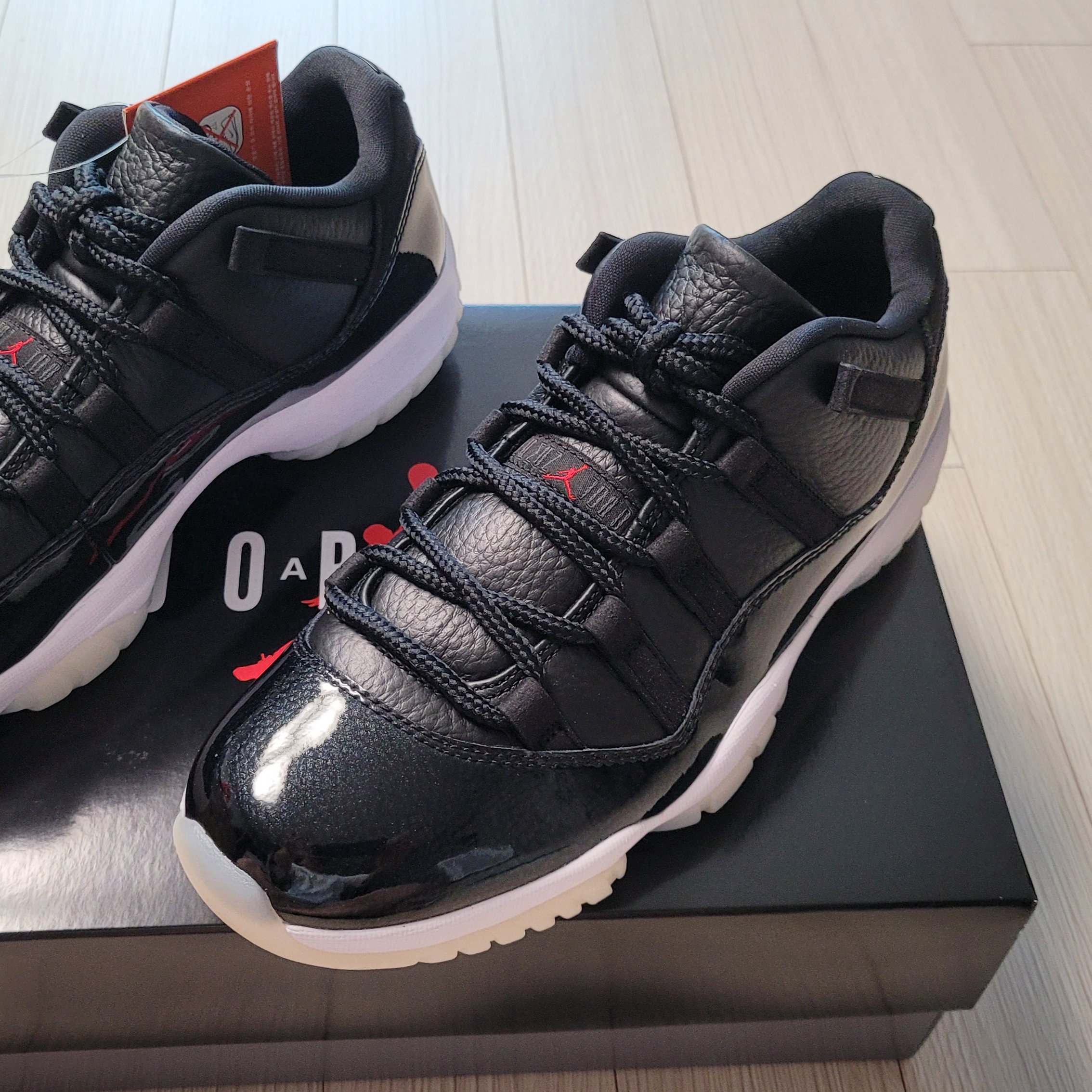 Jordan 11 Retro Low 72-10 착용 스타일 - 2