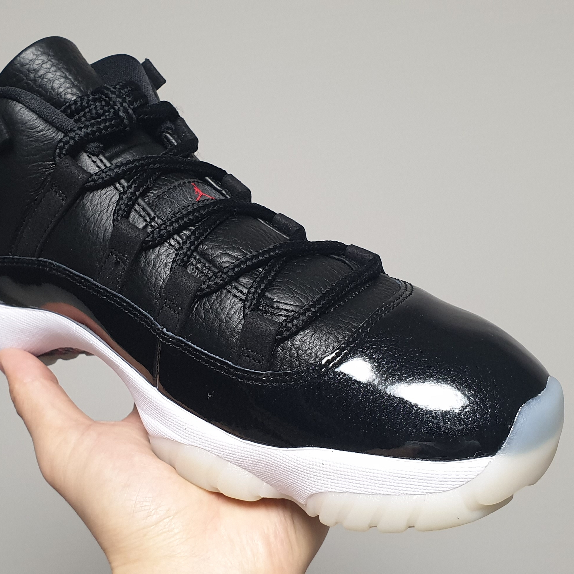 Jordan 11 Retro Low 72-10 착용 스타일 - 2