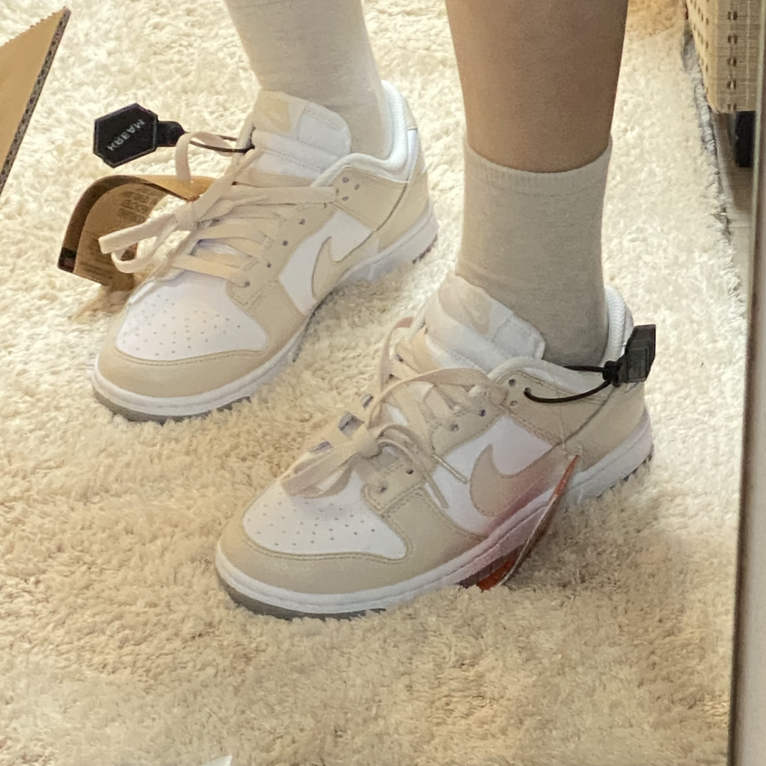 (W) Nike Dunk Low Next Nature Light Orewood Brown 착용 스타일