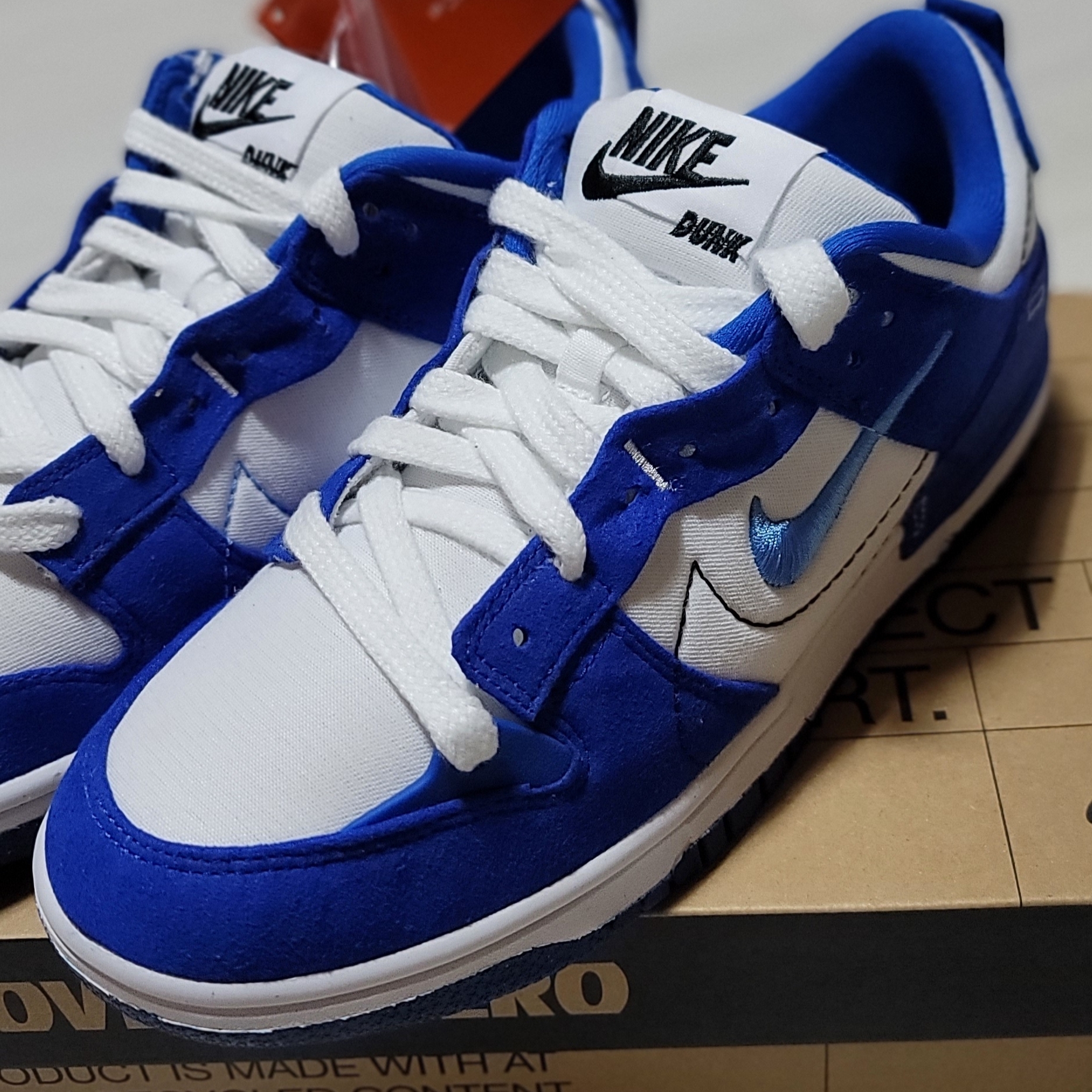 (W) Nike Dunk Low Disrupt 2 White and University Blue 착용 스타일 - 2