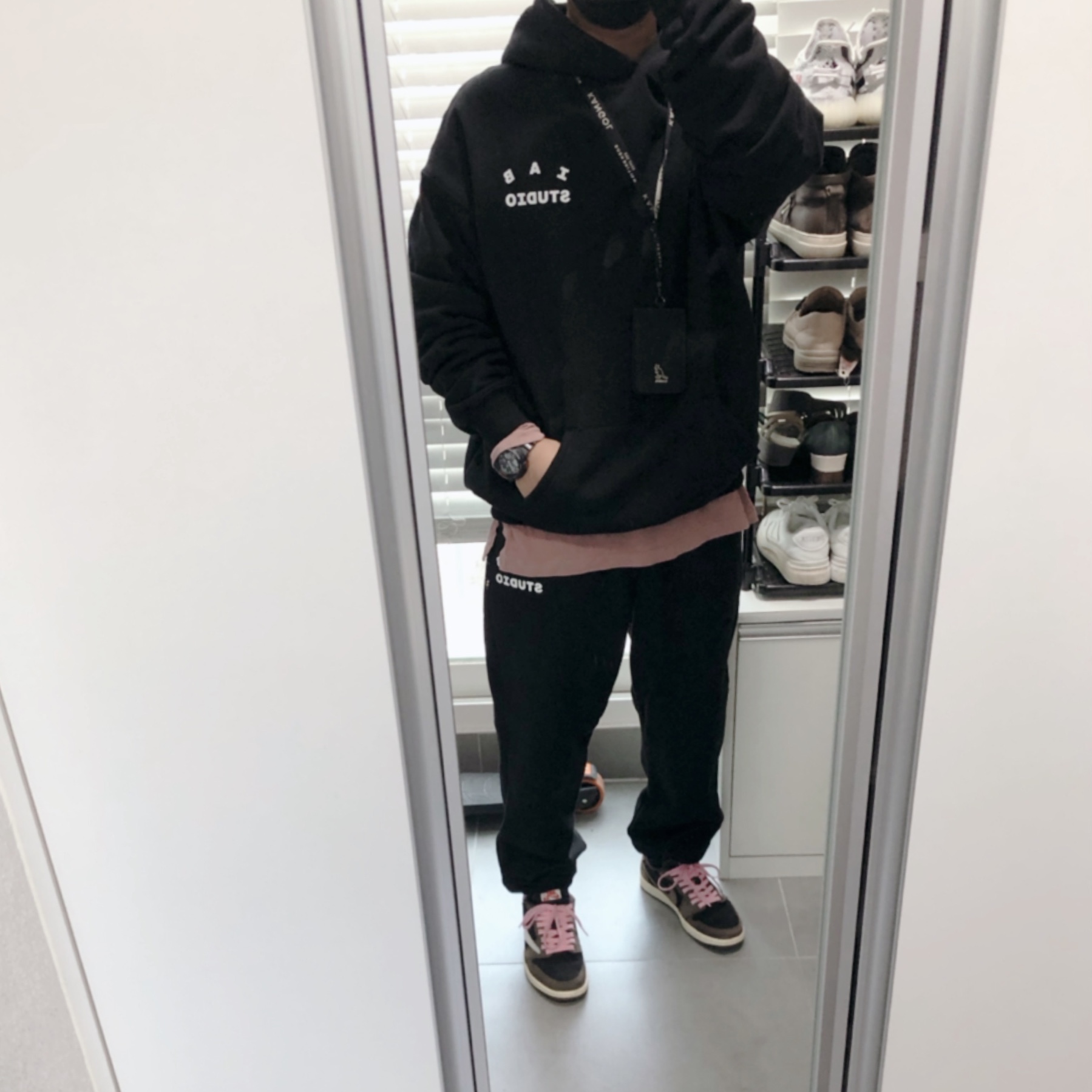 IAB Studio Hoodie Black White, IAB Studio Sweatpants Black White - 22SS 착용 스타일 - 1