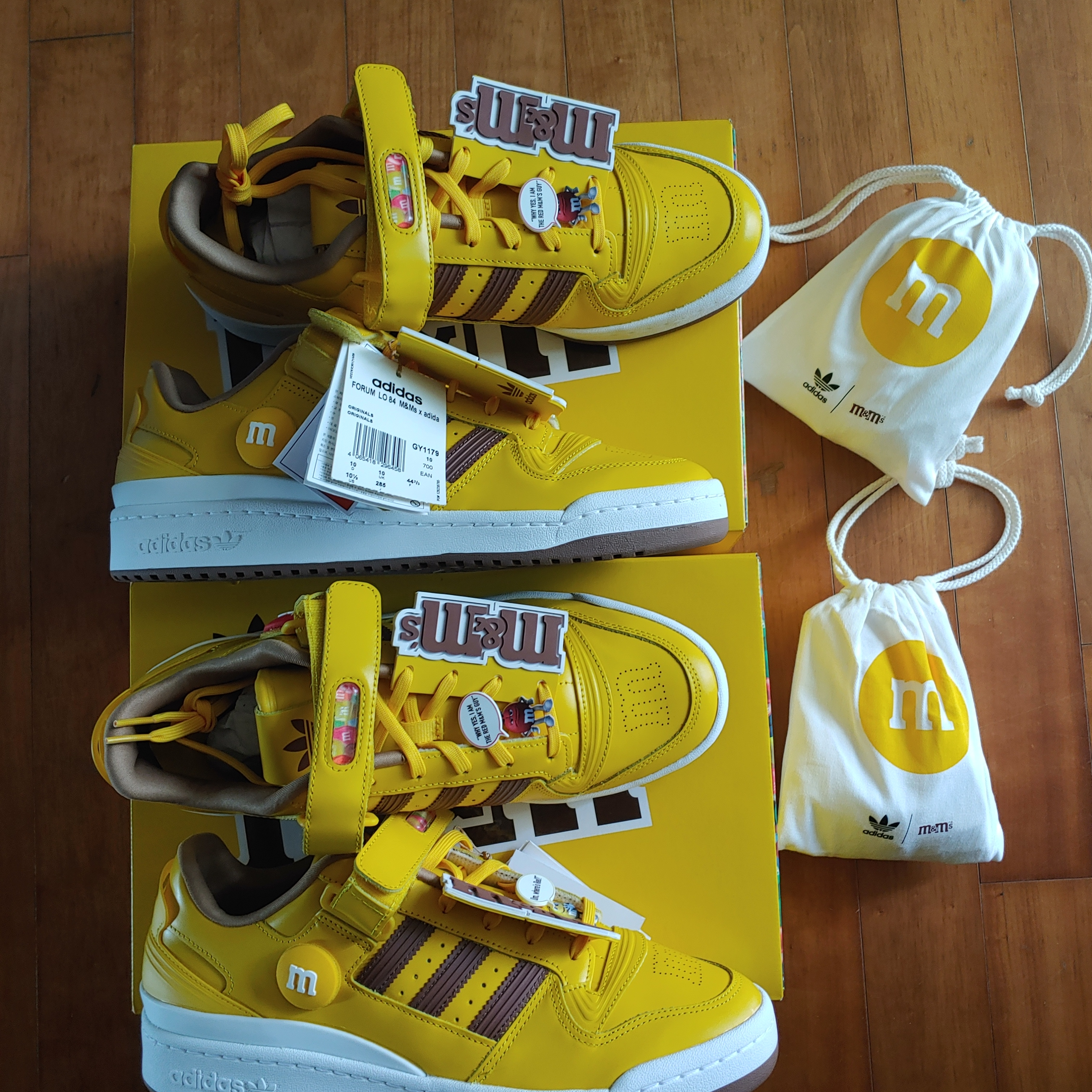 Adidas x M&Ms Forum 84 Low Yellow 착용 스타일 - 4