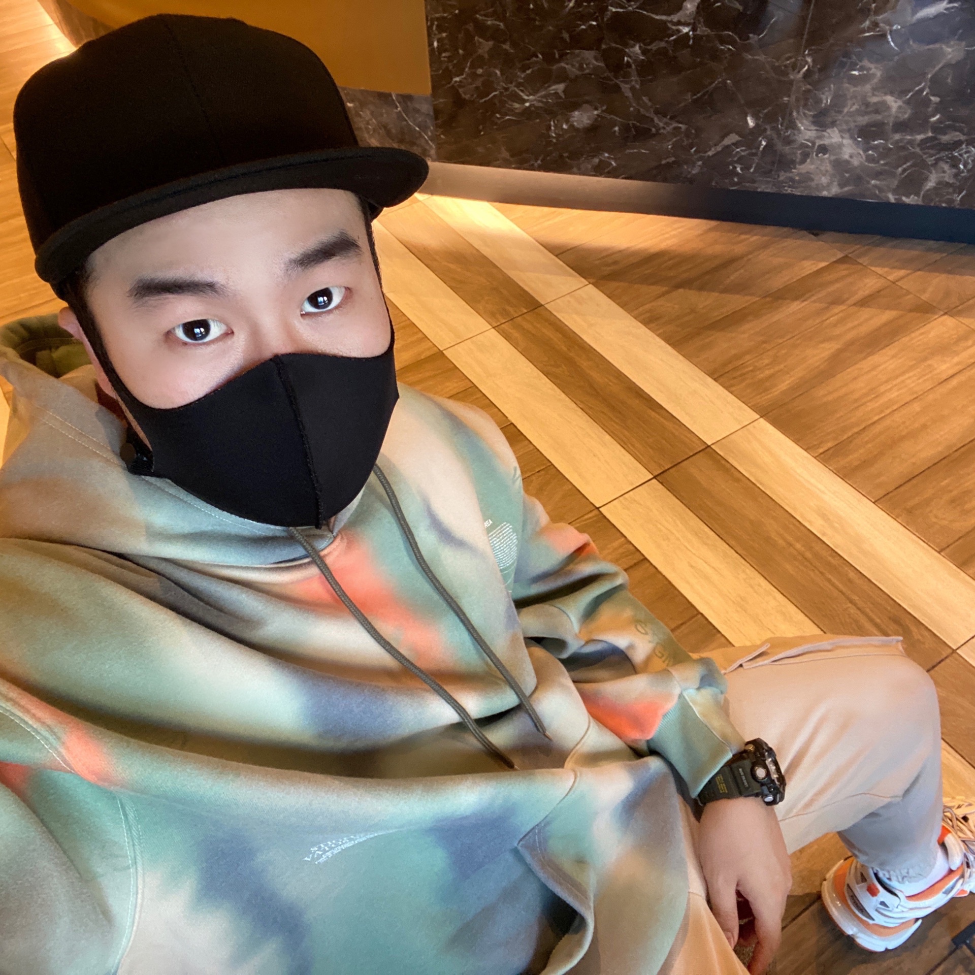 Balenciaga Track Sneakers White Orange 2019 착용 스타일